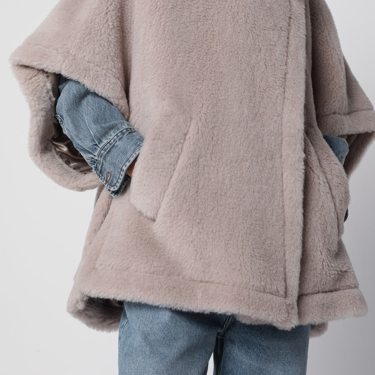 Mantella beige mélange in teddy di alpaca e lana
