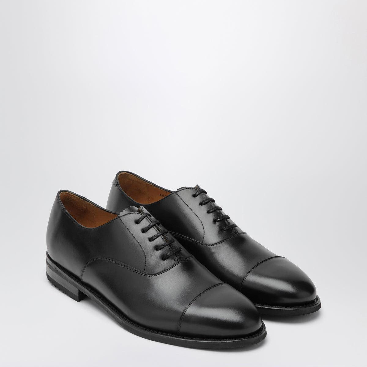 Black The Oxford shoes in smooth leather