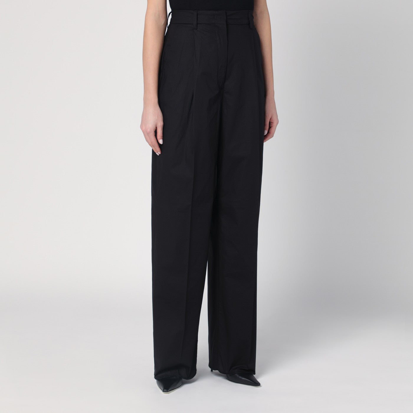 Wide black Axel trousers