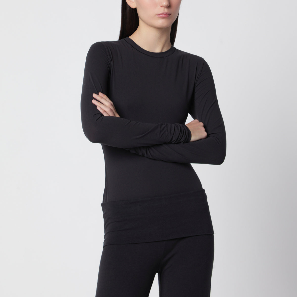Black long-sleeved T-shirt in stretch fabric