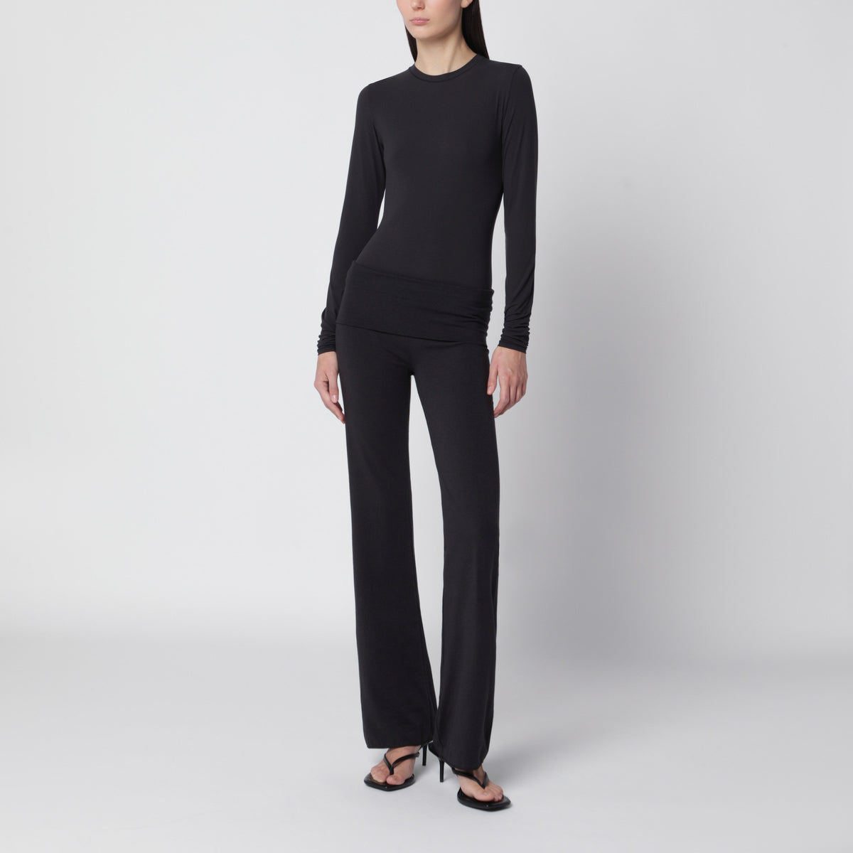 Black long-sleeved T-shirt in stretch fabric