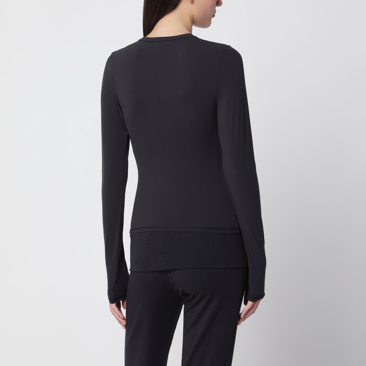 Black long-sleeved T-shirt in stretch fabric