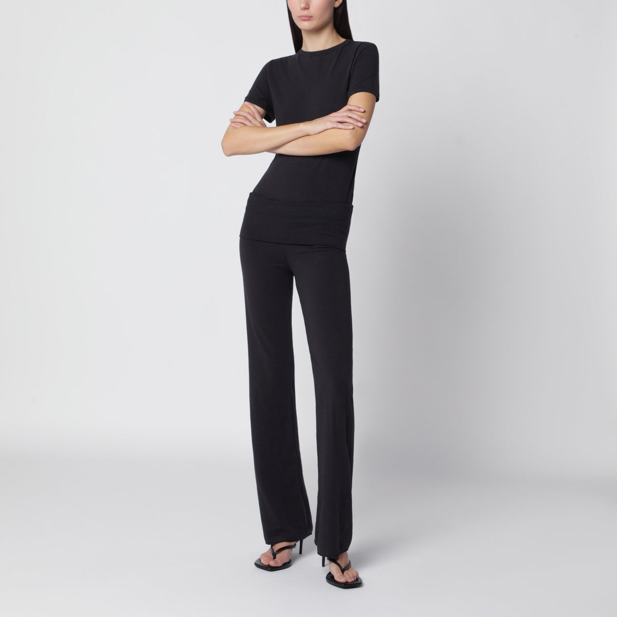 Black short-sleeved T-shirt in stretch fabric