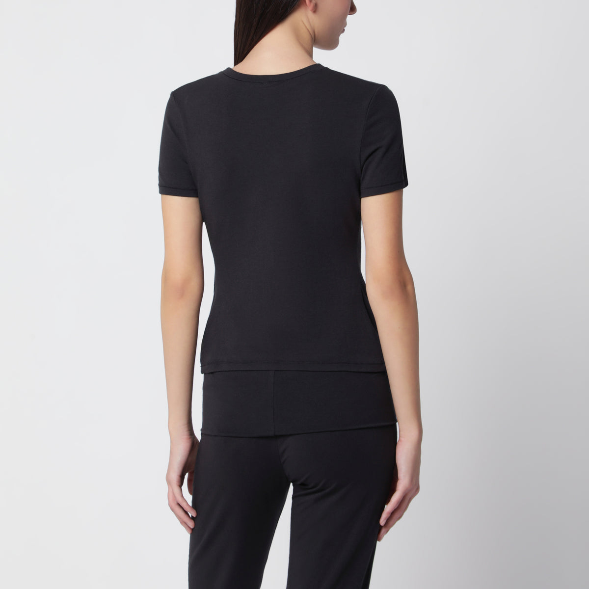 Black short-sleeved T-shirt in stretch fabric