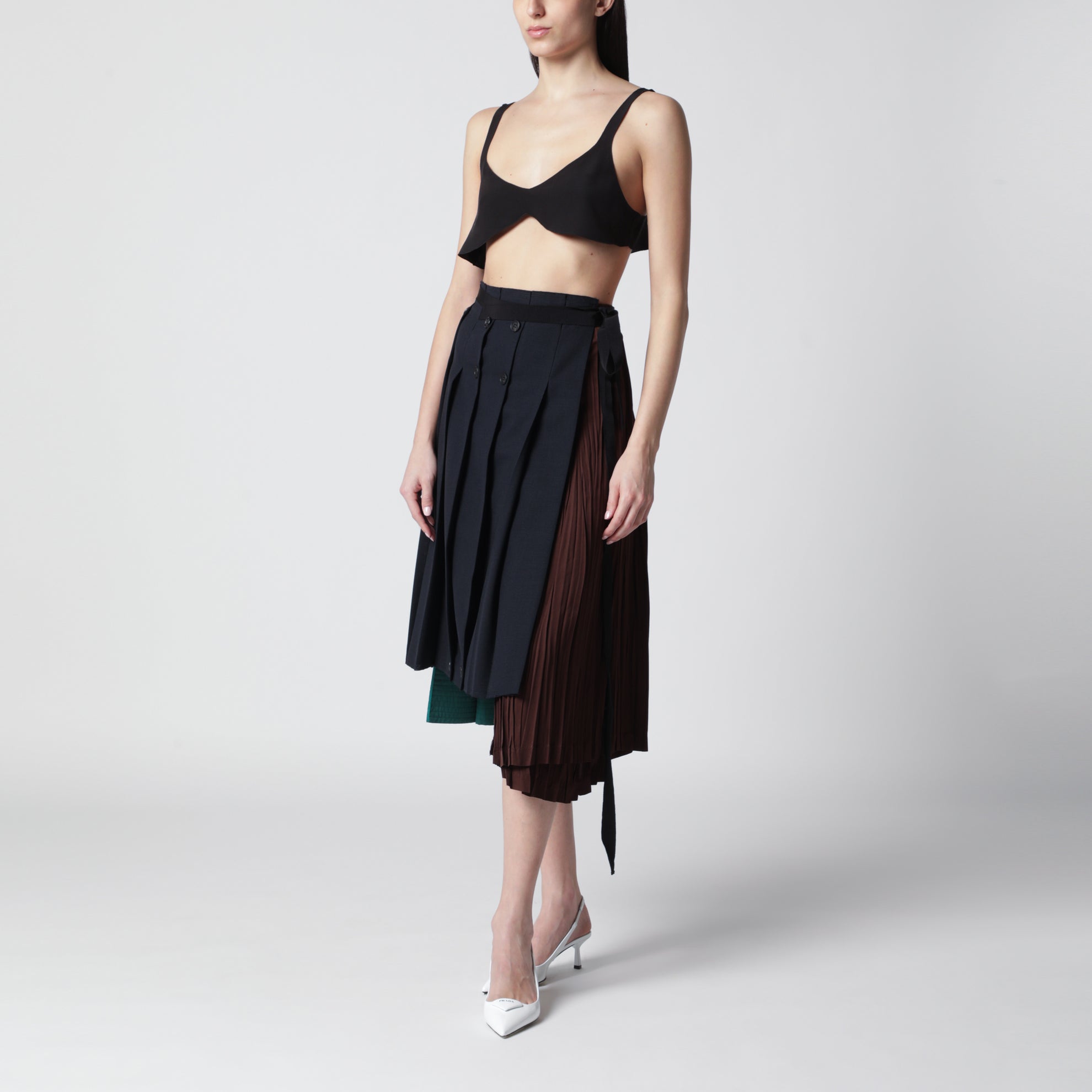 Crêpe de chine silk top in black