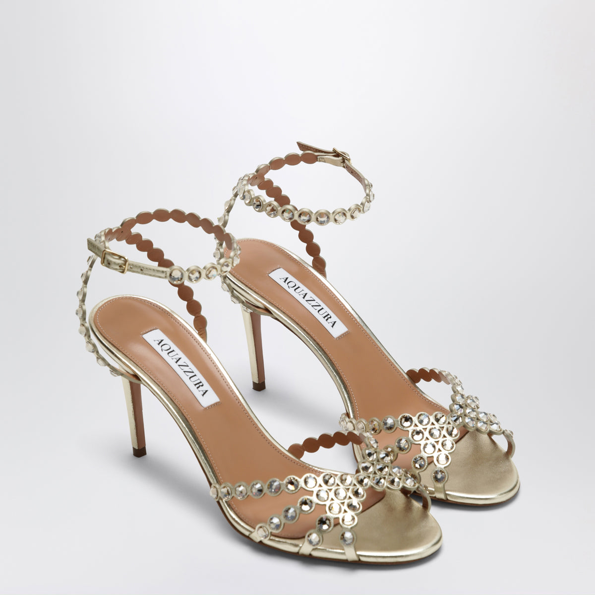 Platinfarbene Tequila Sandalen aus Metallic-Leder mit Kristallen