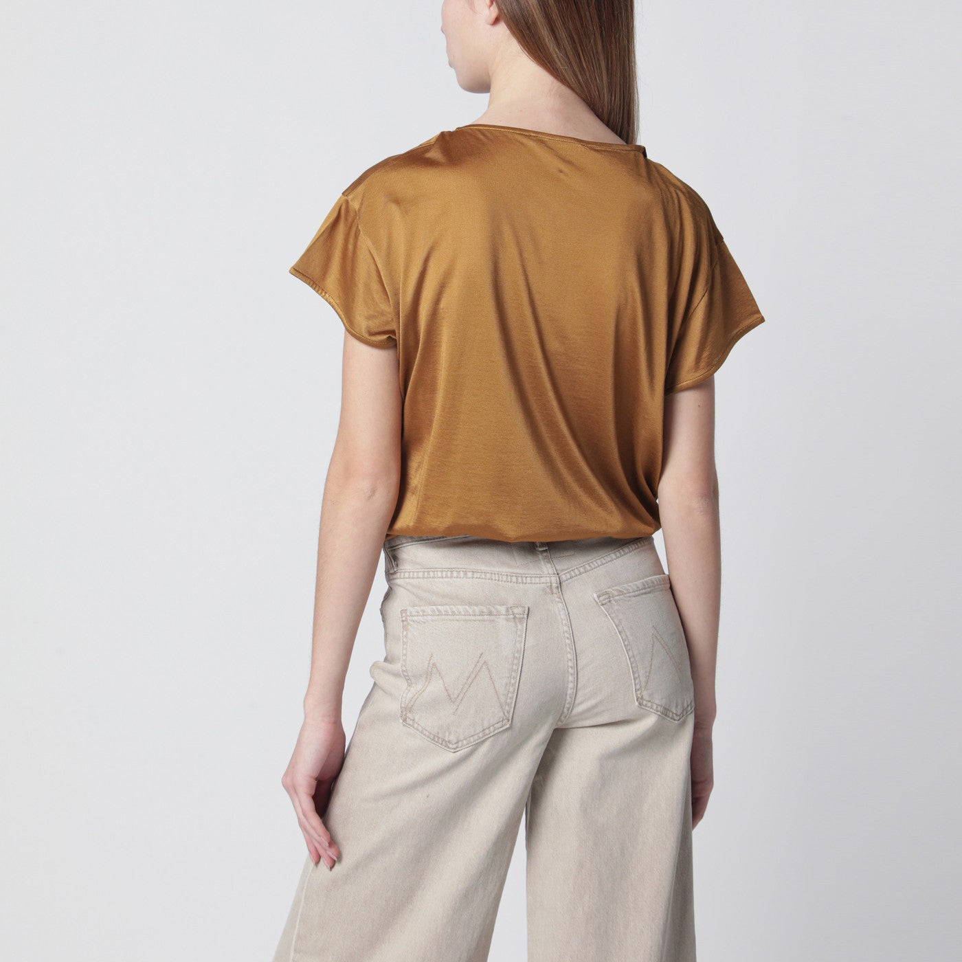 T-shirt con foulard marrone cannella