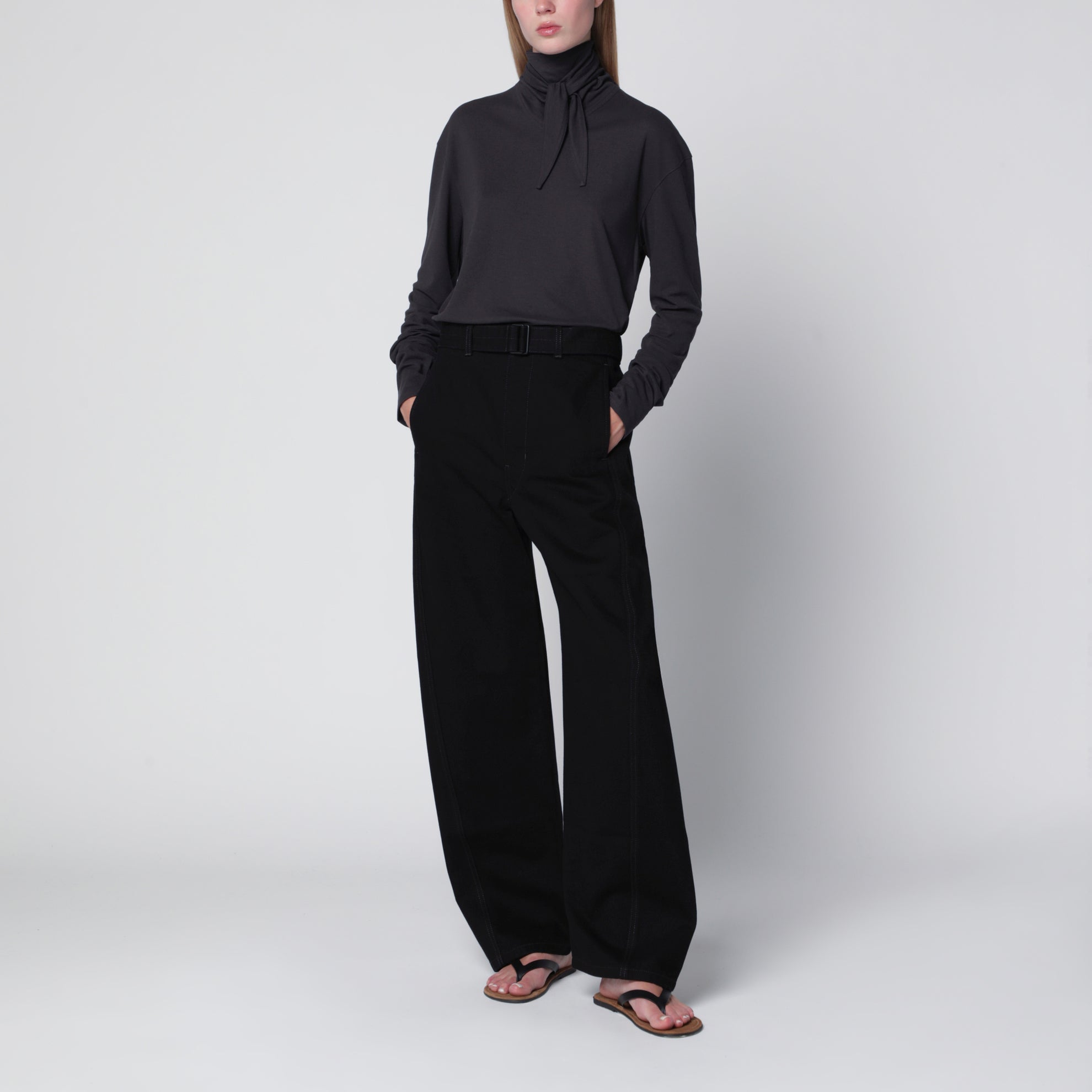 Dunkelgrauer Langarmpullover mit Schaldetail