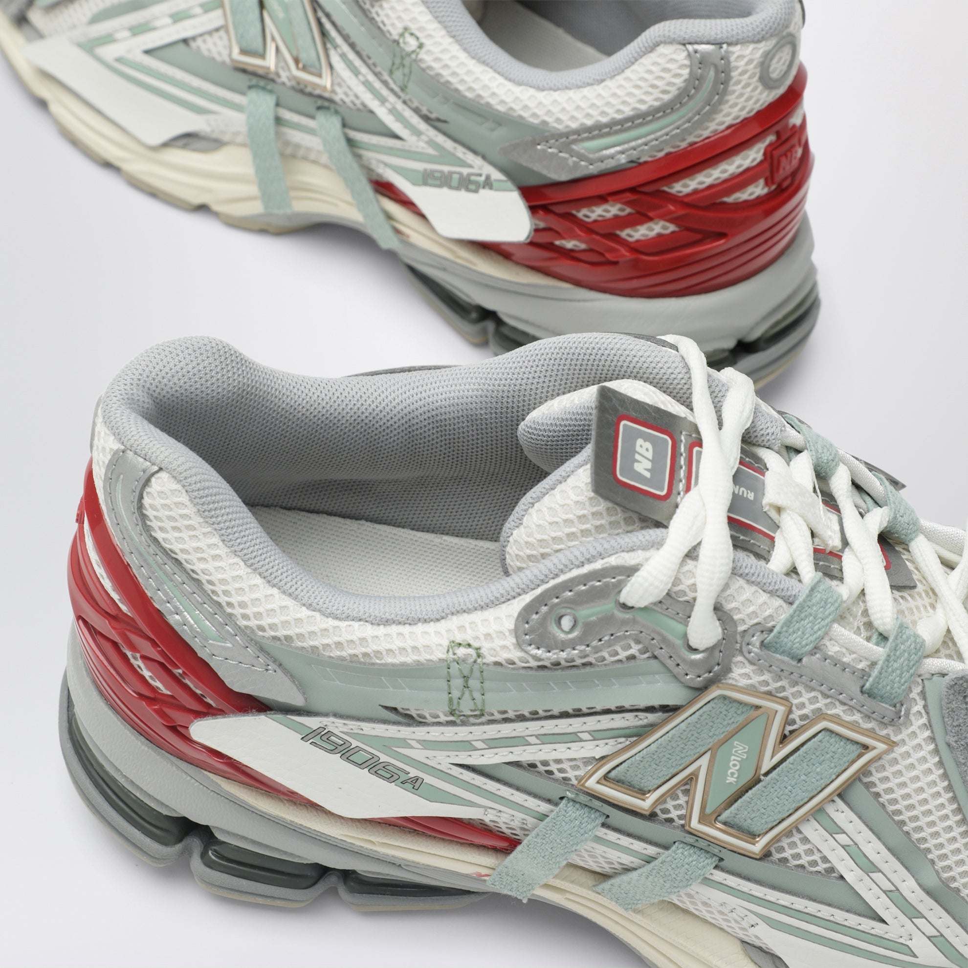 1906A Sea Salt/Lone Star Grey Sneakers