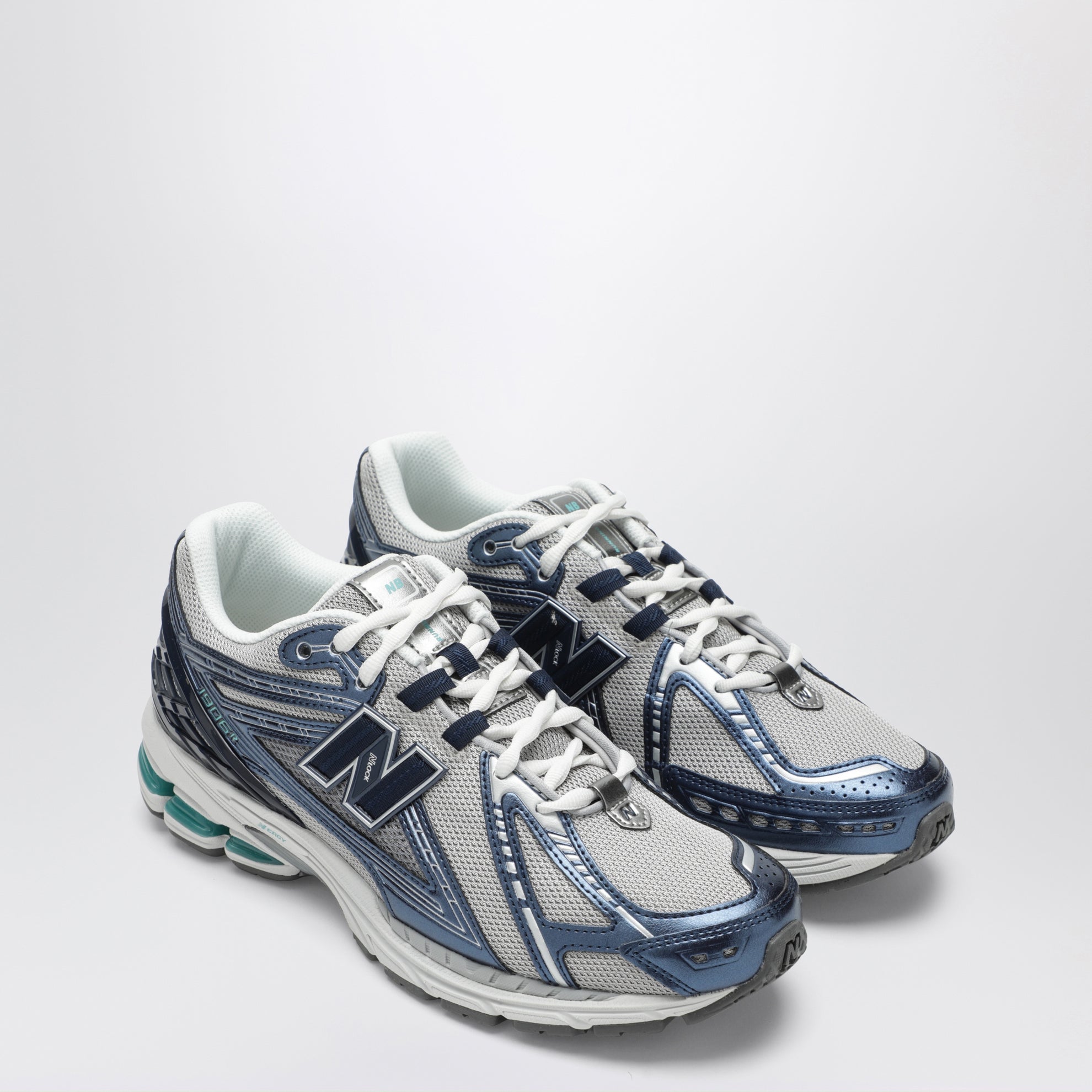 1906R Navy/Raincloud Sneakers
