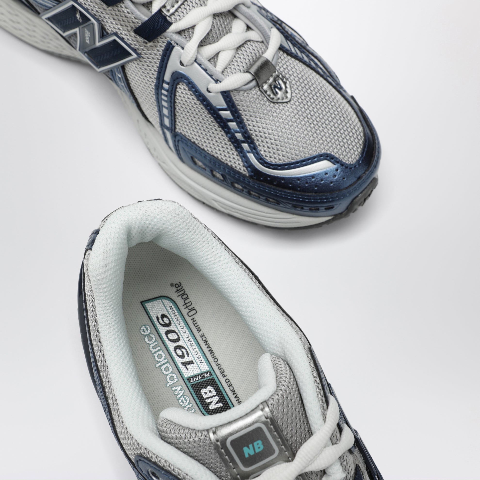1906R Navy/Raincloud Sneakers