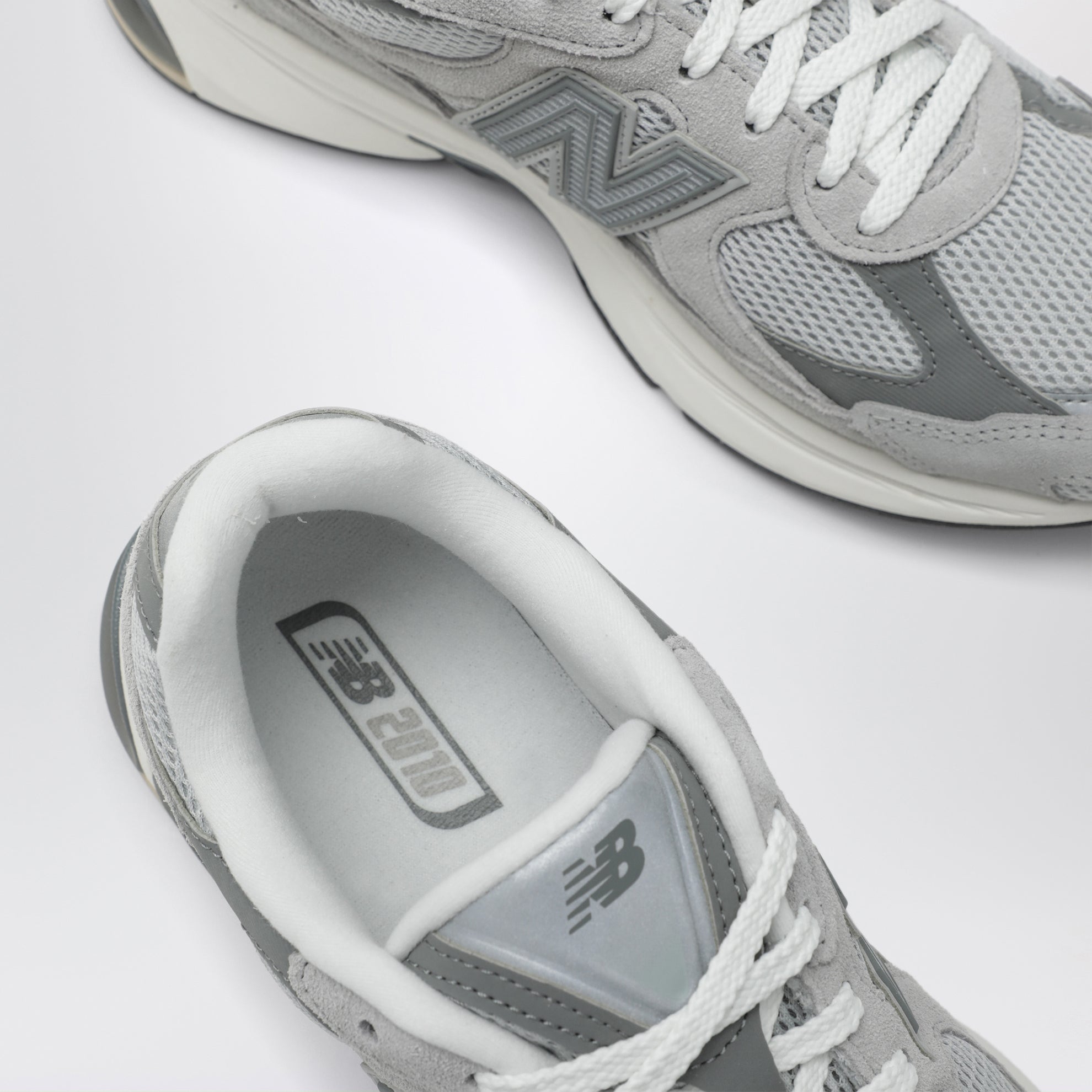 Sneakers 2010 in mesh e suede Raincloud/Harbor Grey