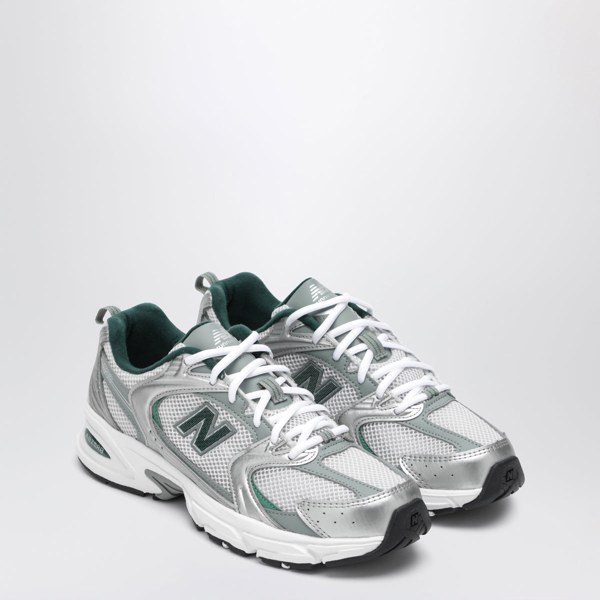 Sneakers 530 Silver Metallic/ Grey Matter/ Outfield