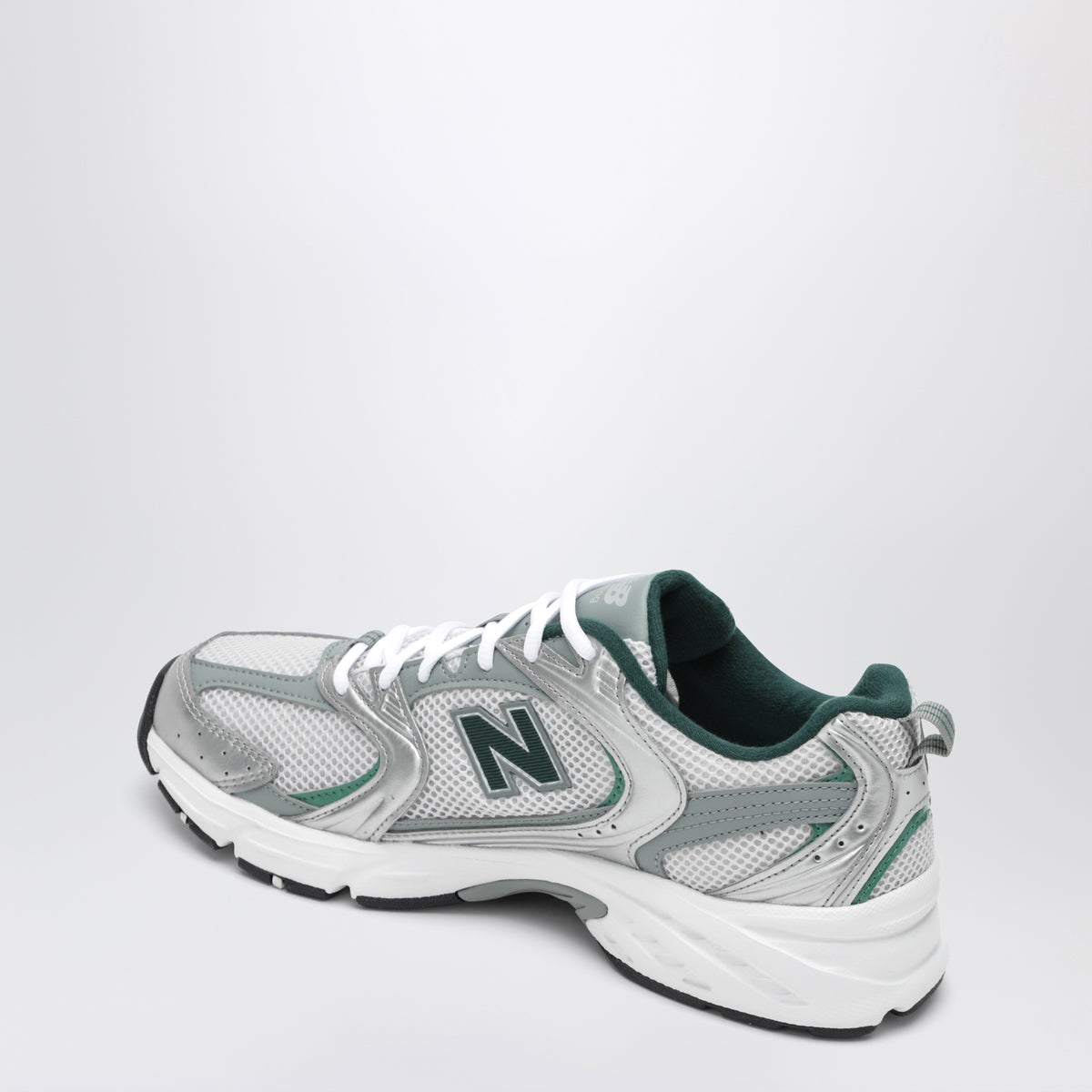 Sneakers 530 Silver Metallic/ Grey Matter/ Outfield