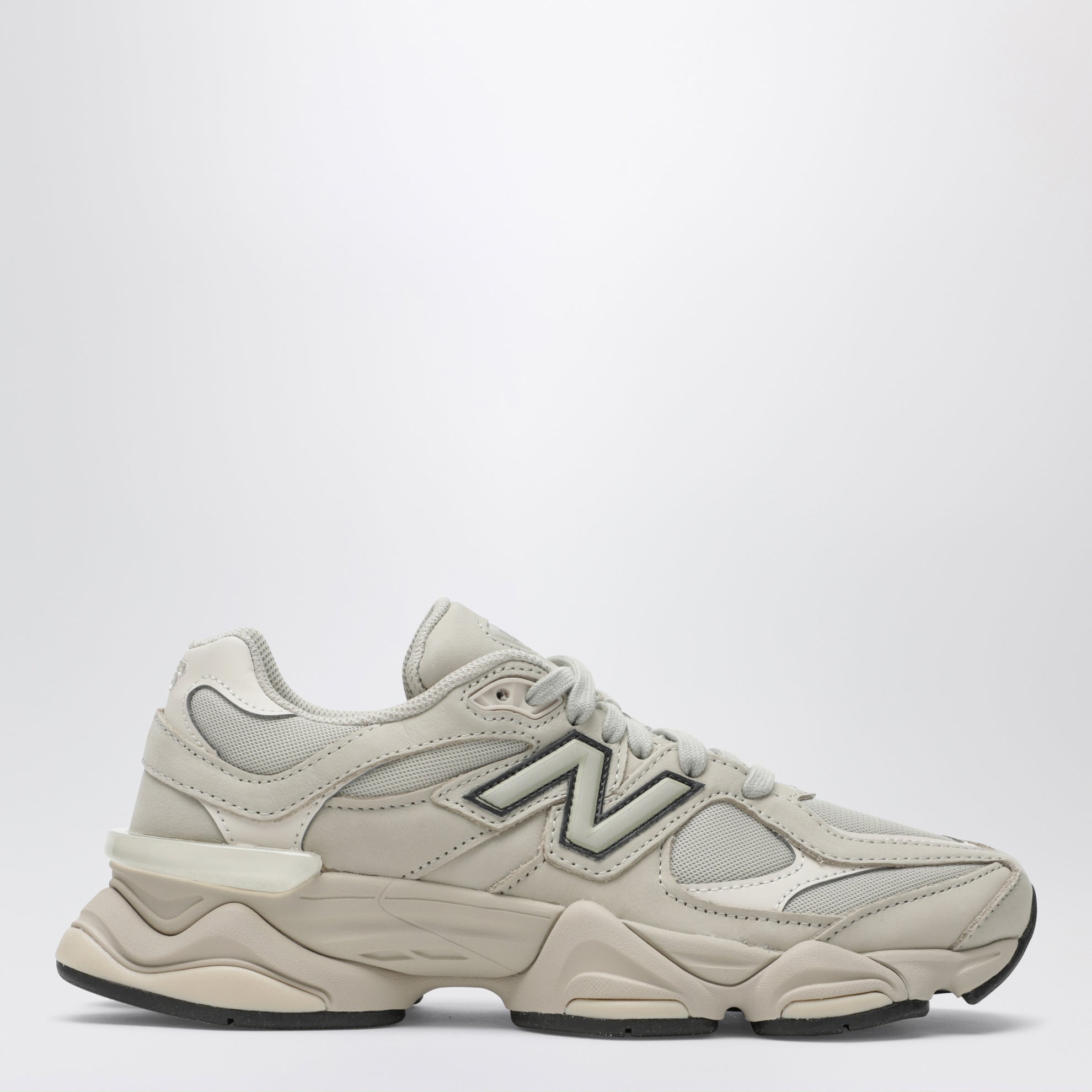 9060 Shipyard/Linen Sneakers in mesh and suede