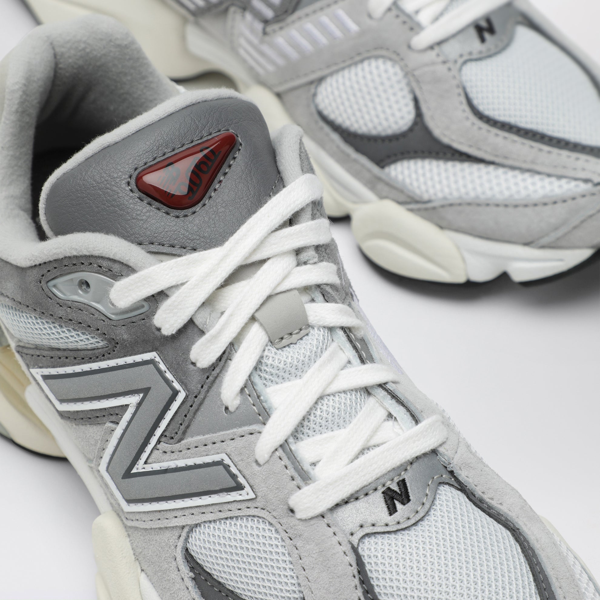 Sneakers 9060 Rain cloud/ Castelrock/ White