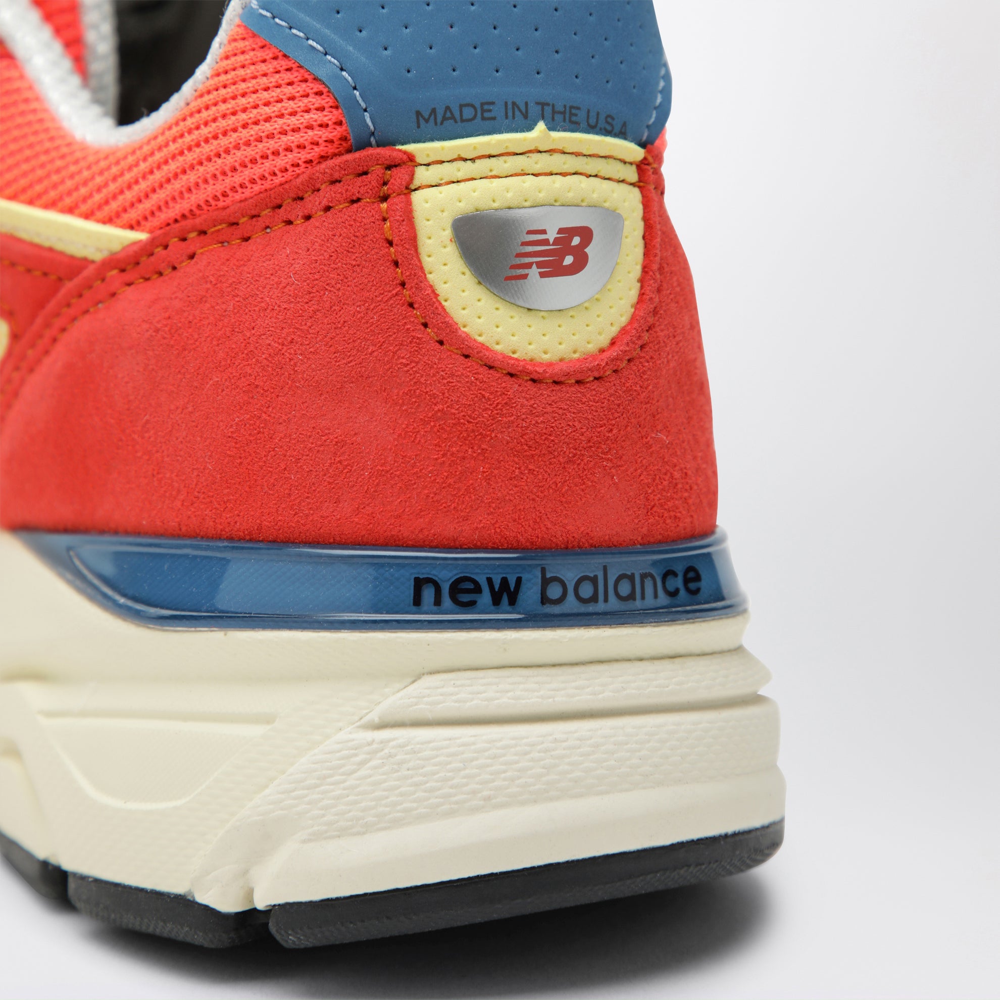 Sneakers Made in USA 990v4 Urgent Red/Maize/Afterglow