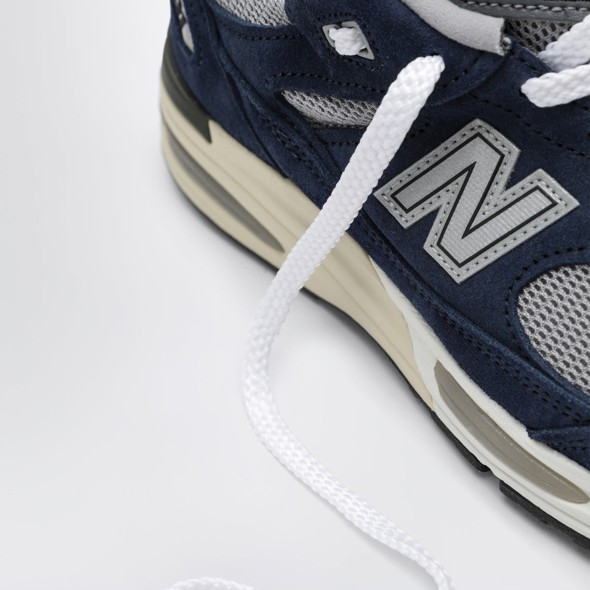 Sneaker Made in UK blu in suede