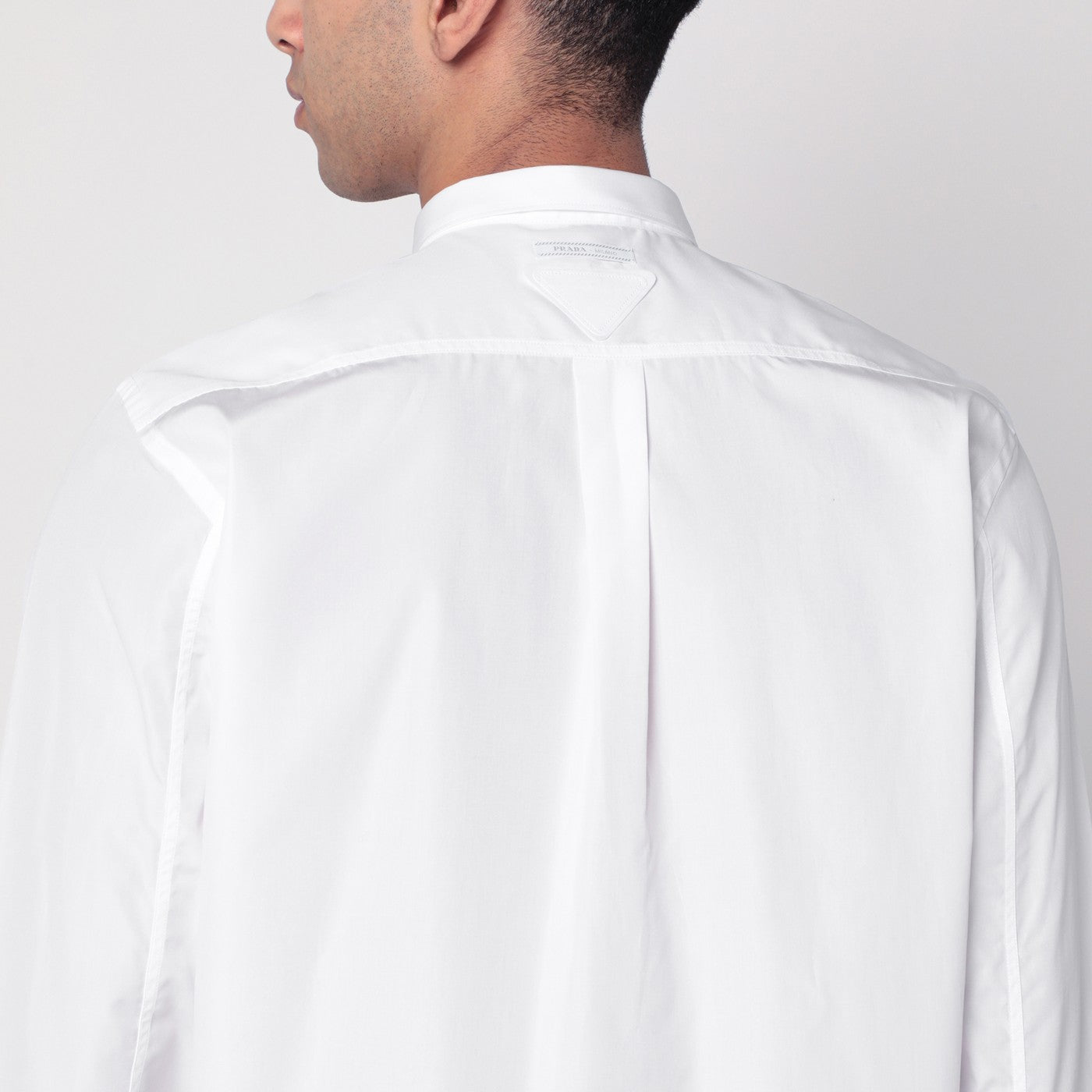 Weißes Baumwollhemd