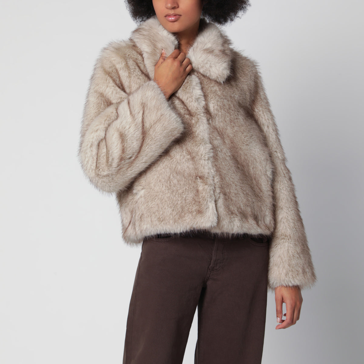 Giacca corta Faux Fur greyish beige