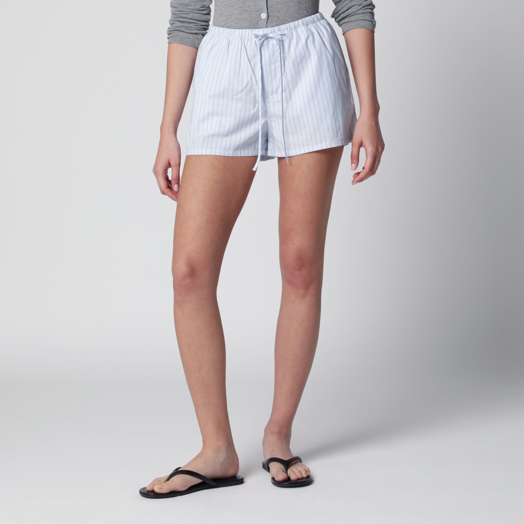 Mini shorts pigiama azzurri a righe