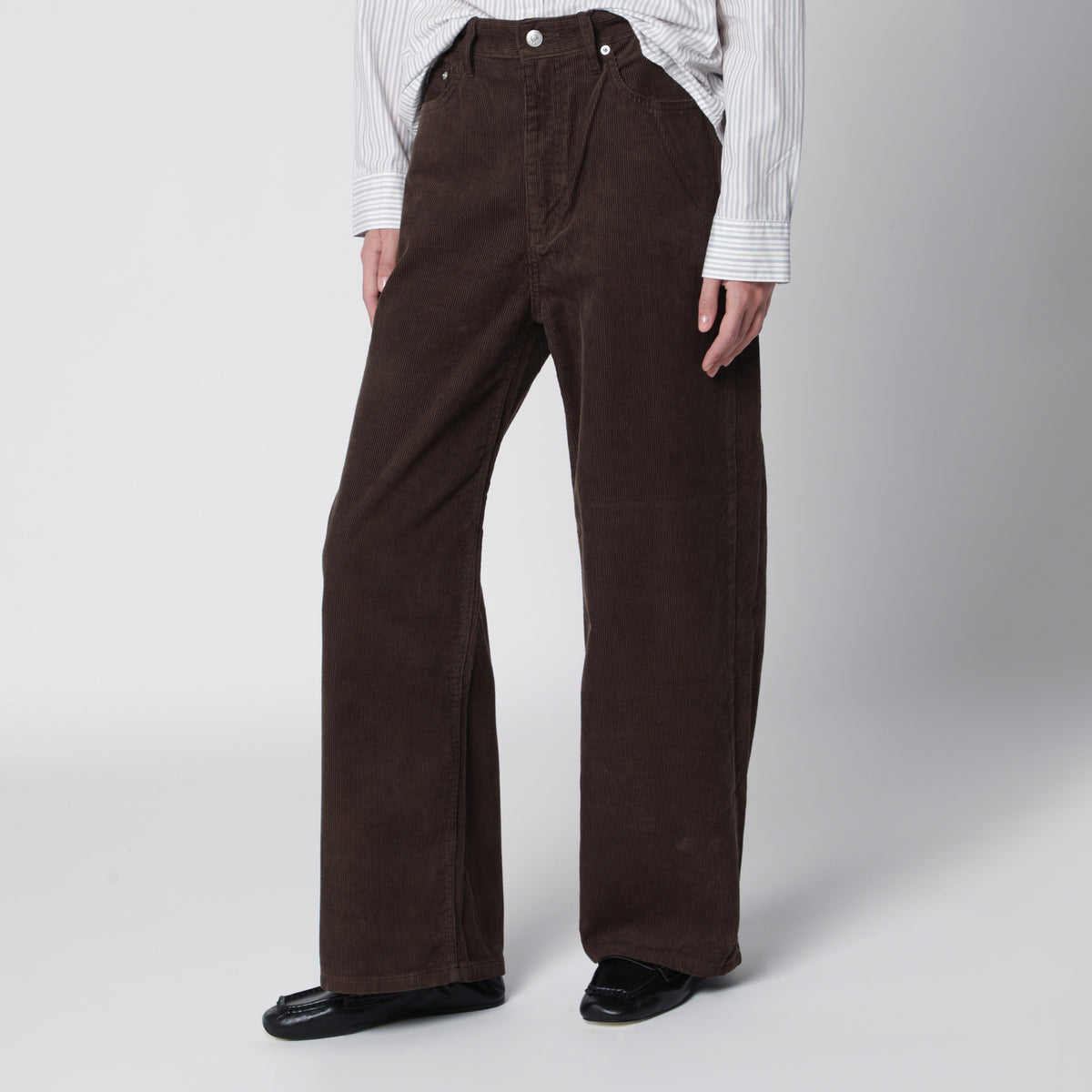 Jean en velours côtelé marron à jambes larges