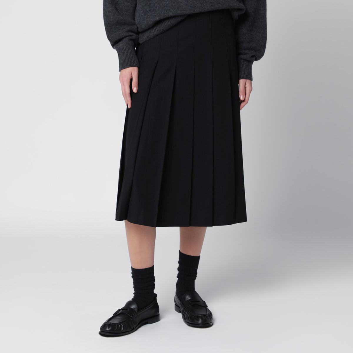 Black pleated skirt