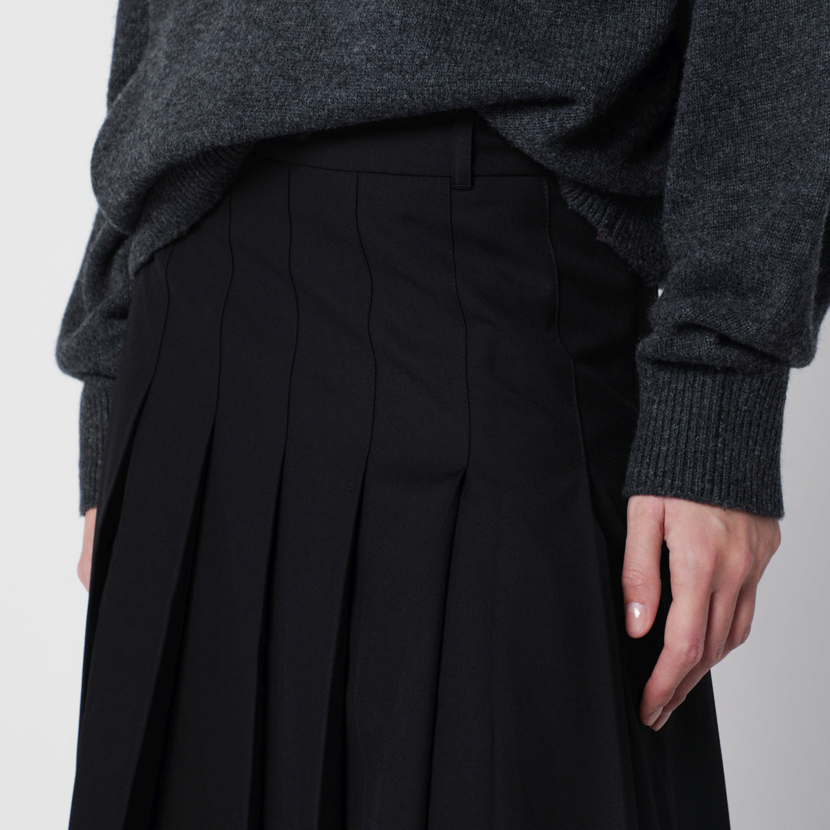 Black pleated skirt
