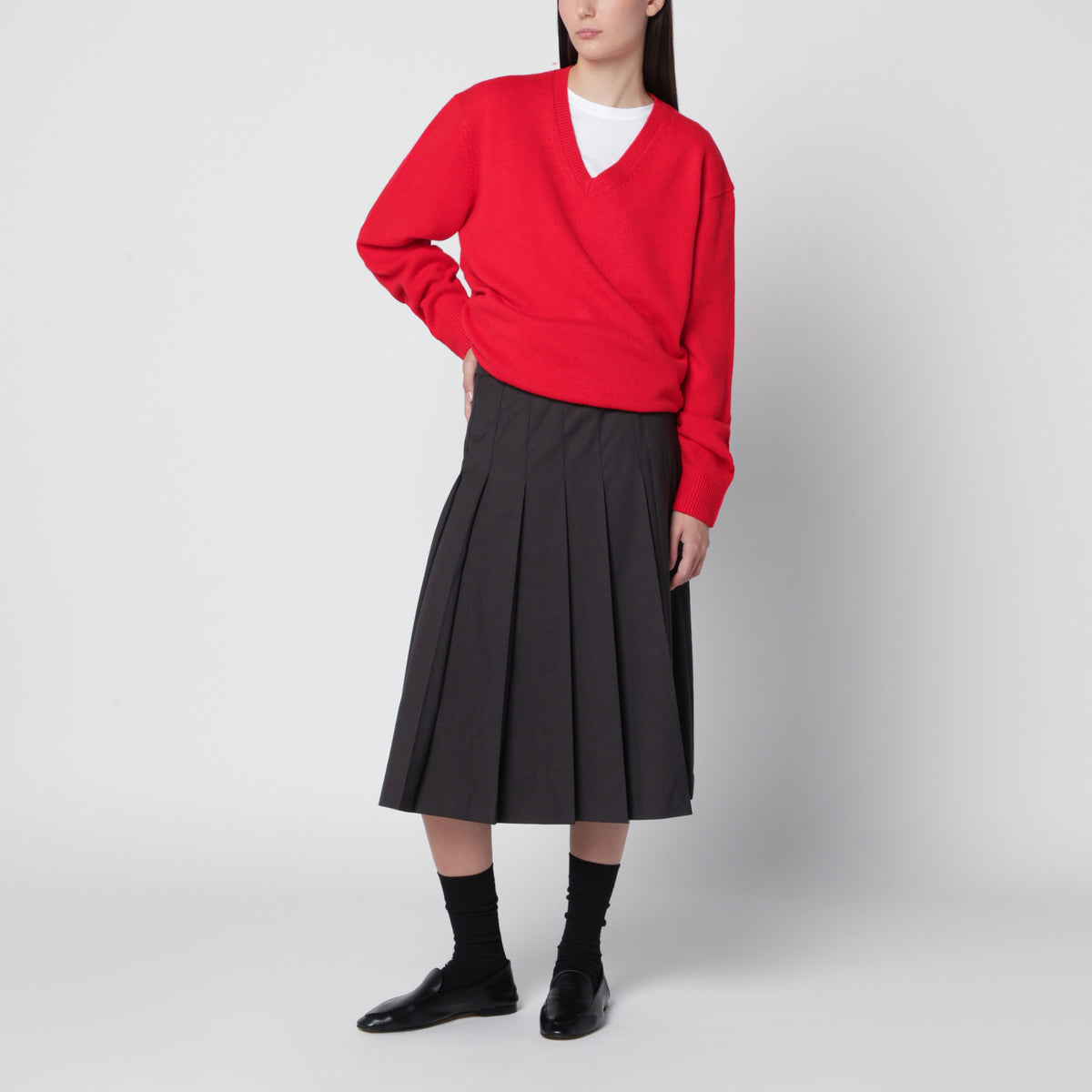 Red V-neck cashmere blend sweater