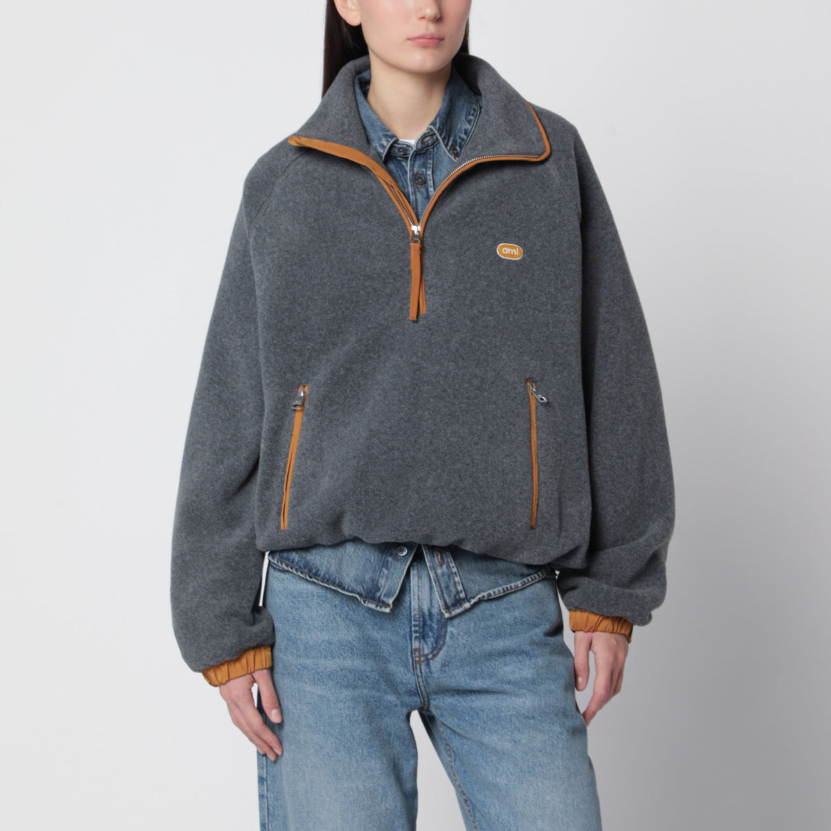 Felpa in pile grigio cenere con patch Ami