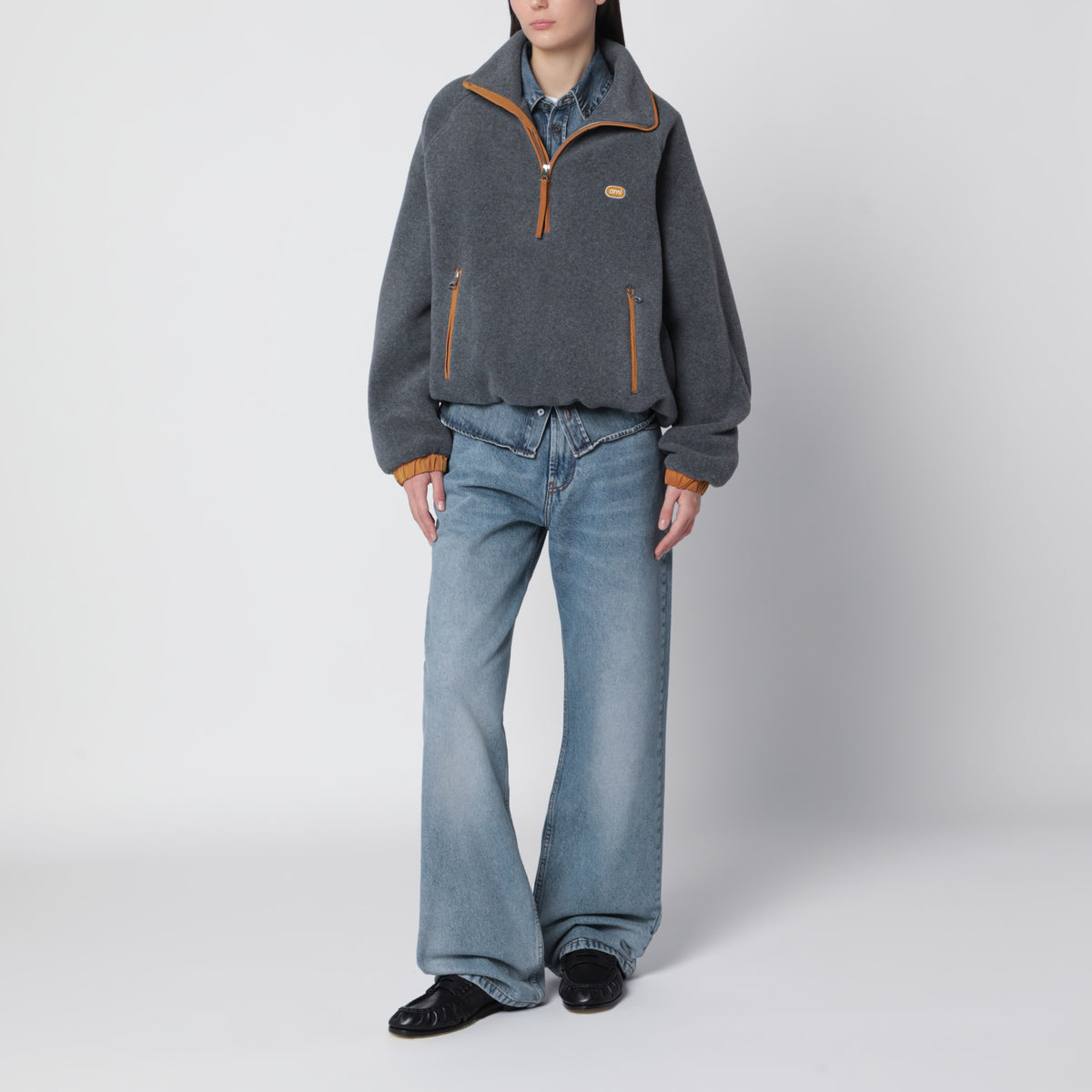 Felpa in pile grigio cenere con patch Ami