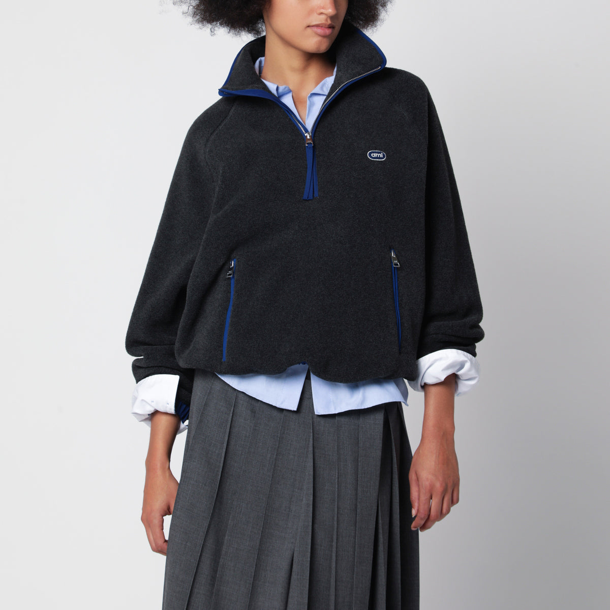 Charcoal grey fleece sweatshirt with Ami patch