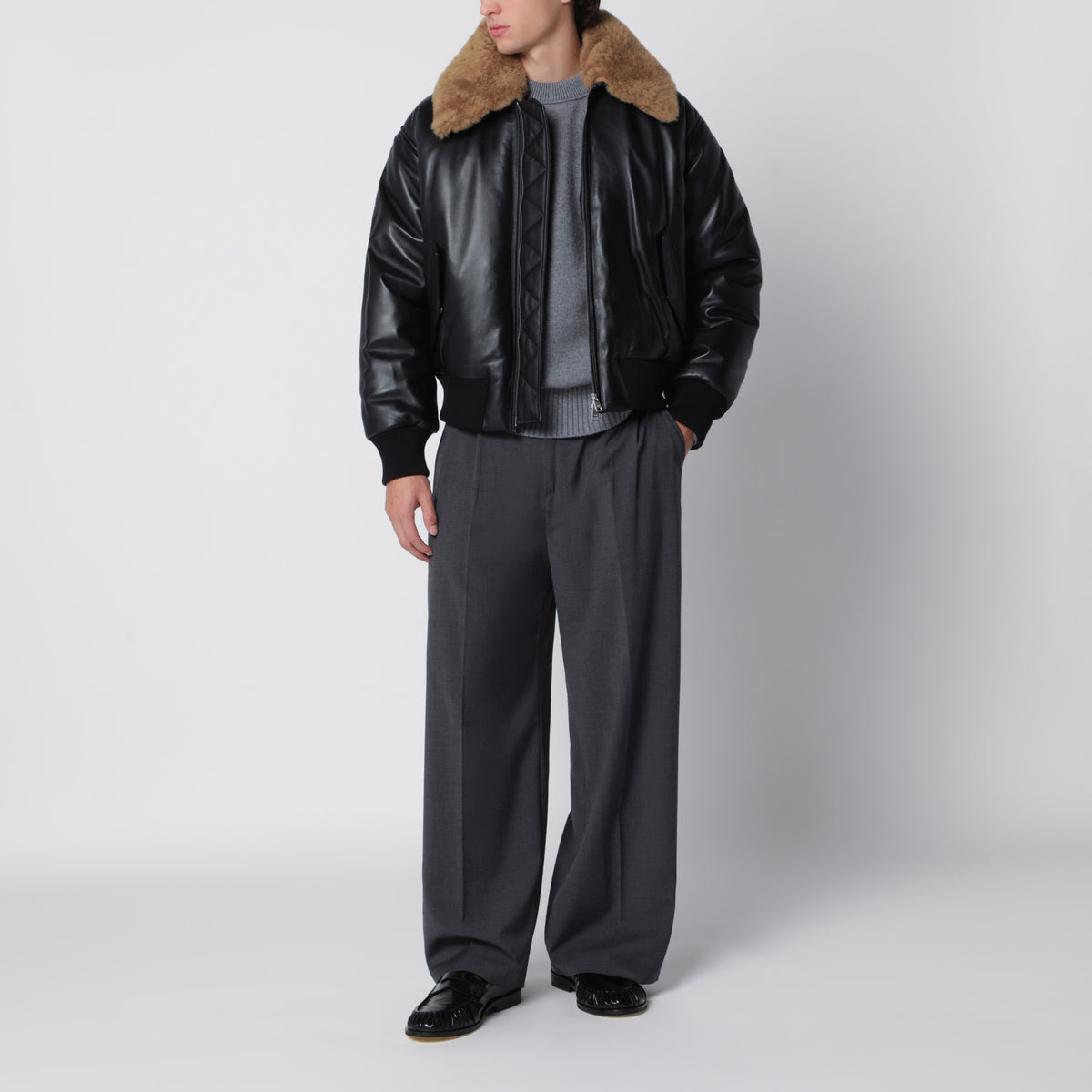 Wattierte schwarze Jacke aus Lammleder