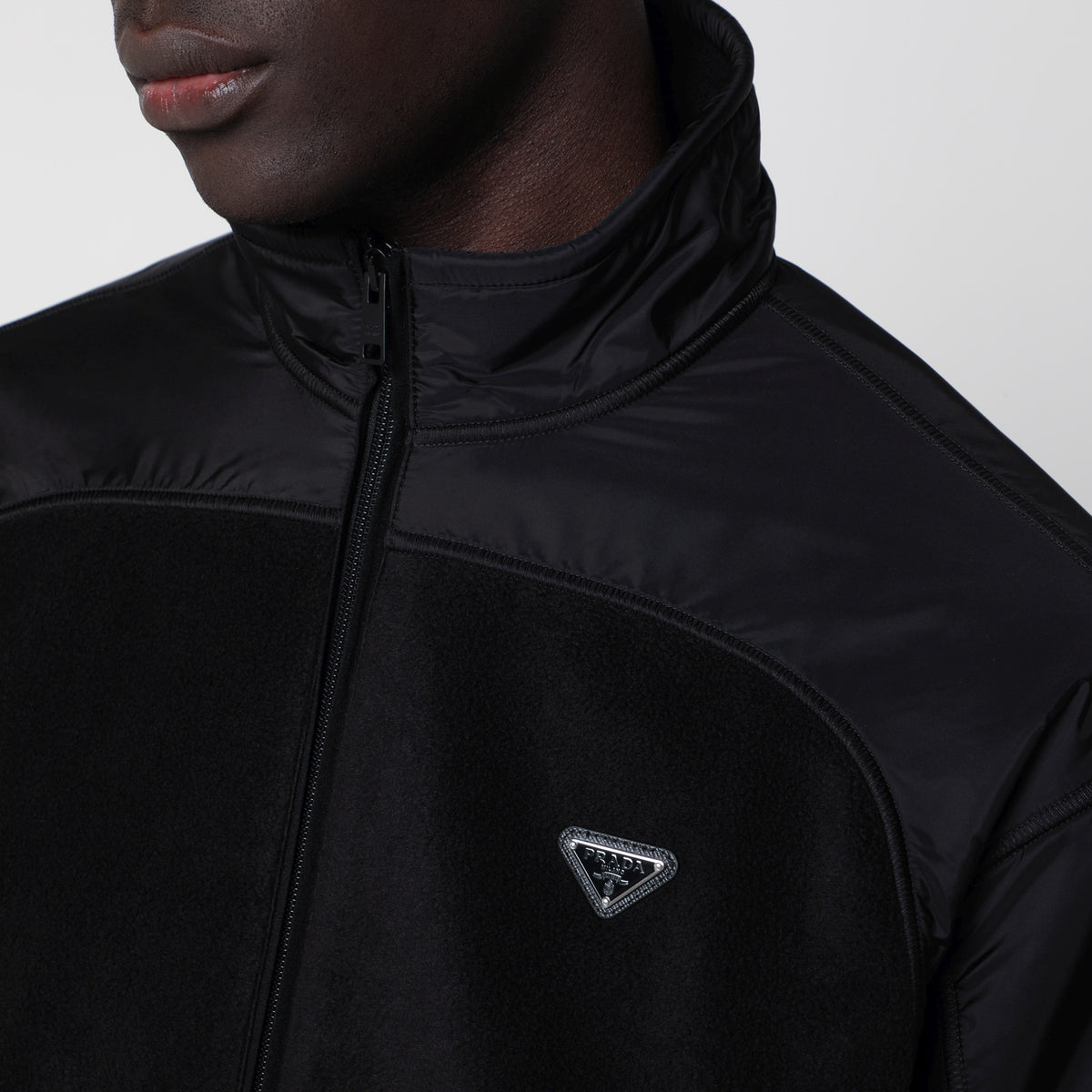 Schwarzer Fleece-Blouson