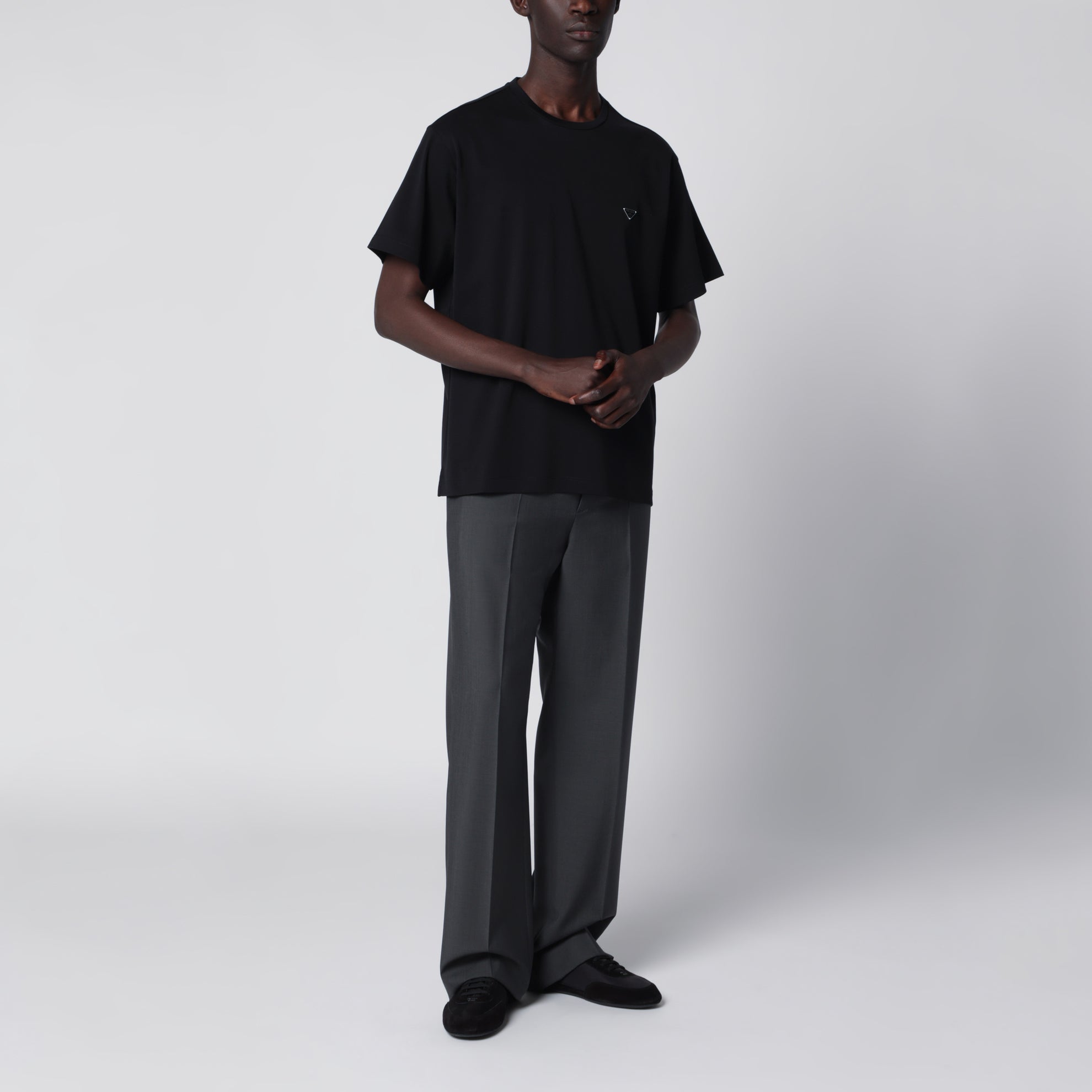 T-shirt girocollo boxy in cotone nero