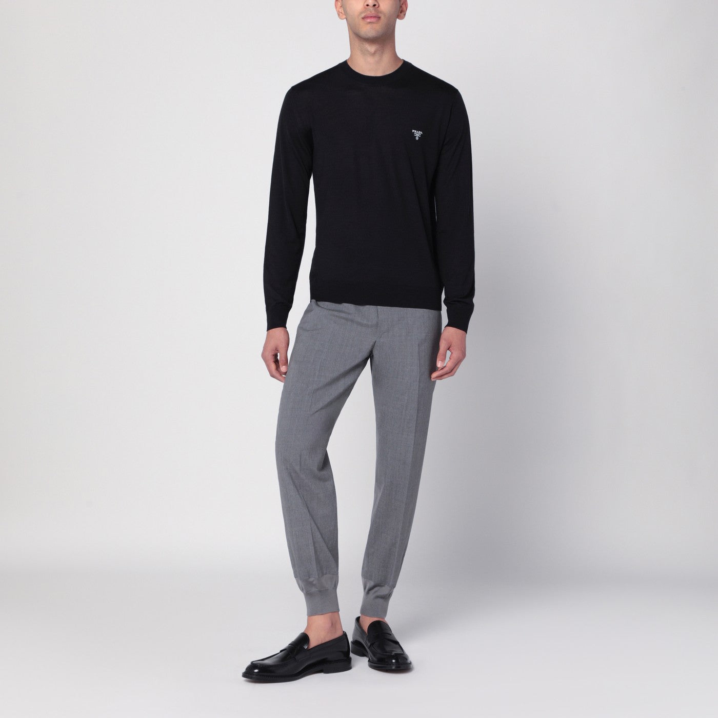 Schwarzer Wollpullover mit Logo