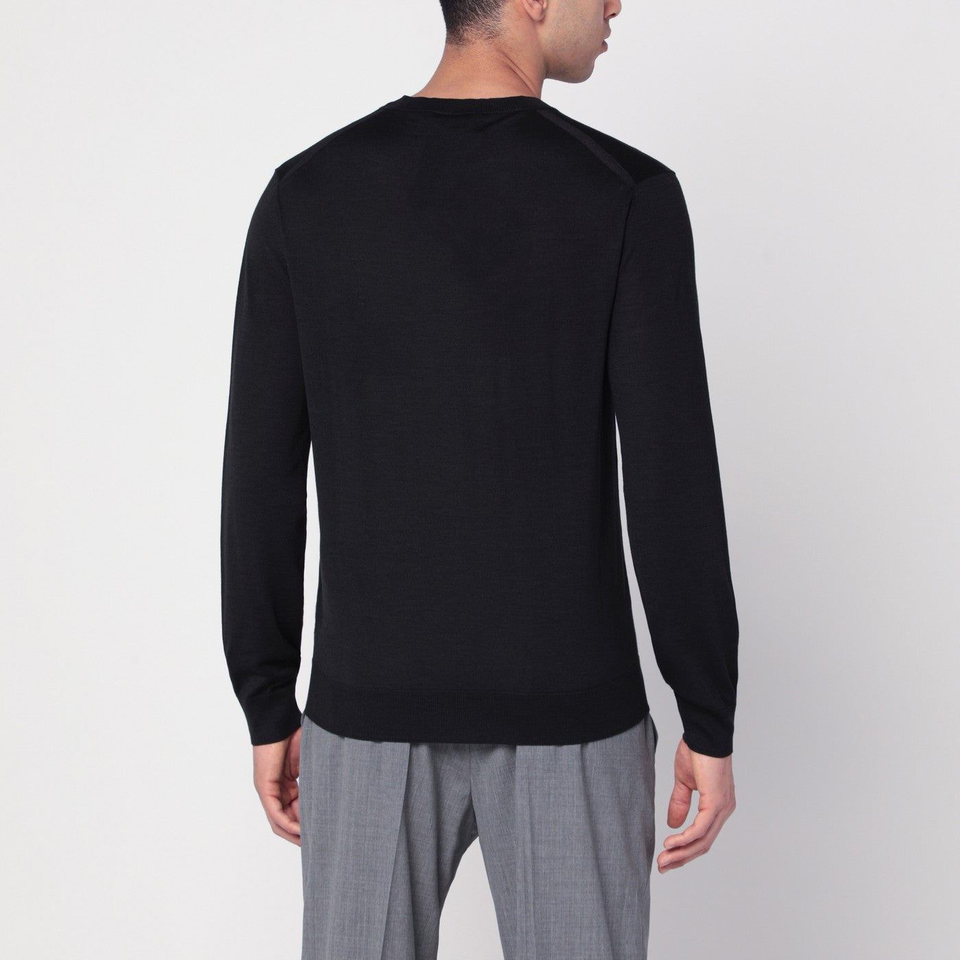 Schwarzer Wollpullover mit Logo