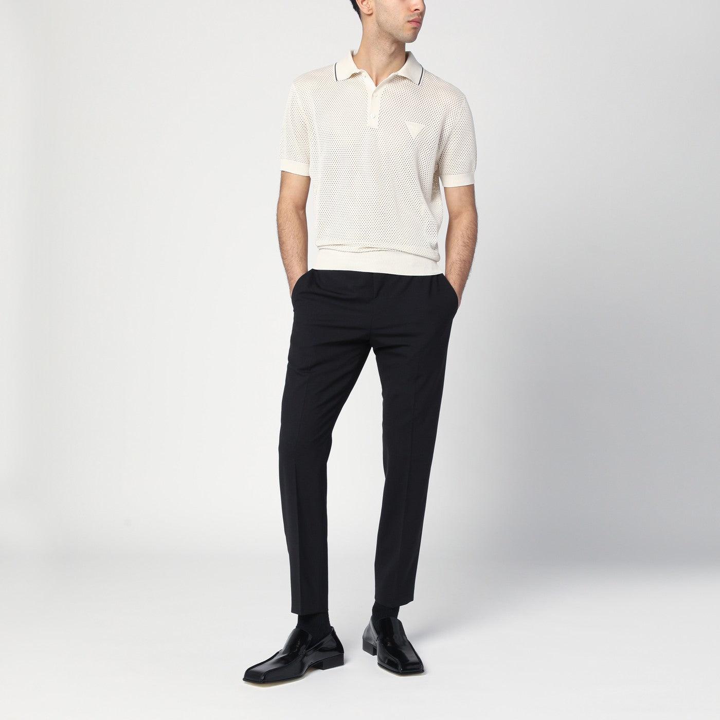 Polo traforata color talco in cotone e seta