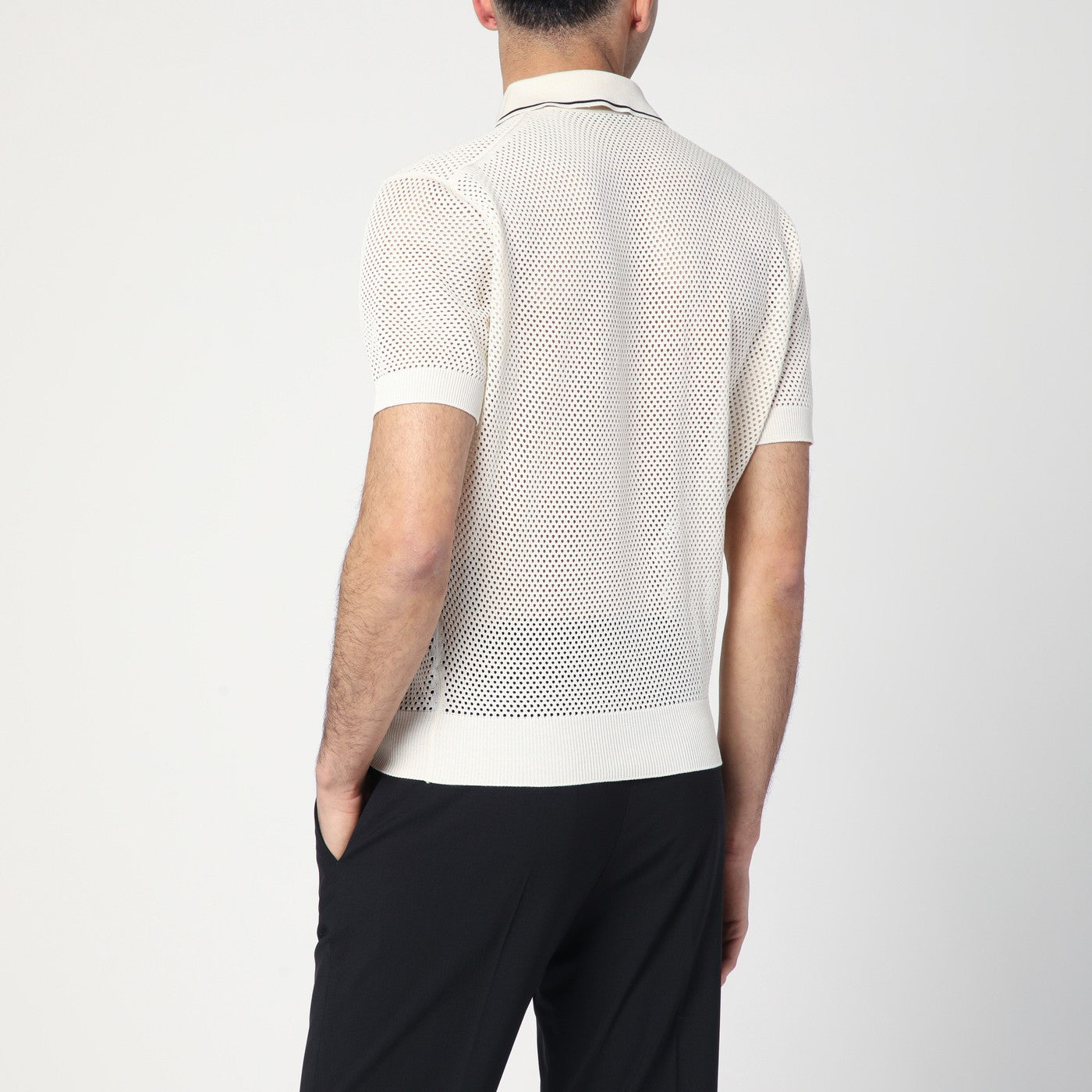 Polo traforata color talco in cotone e seta