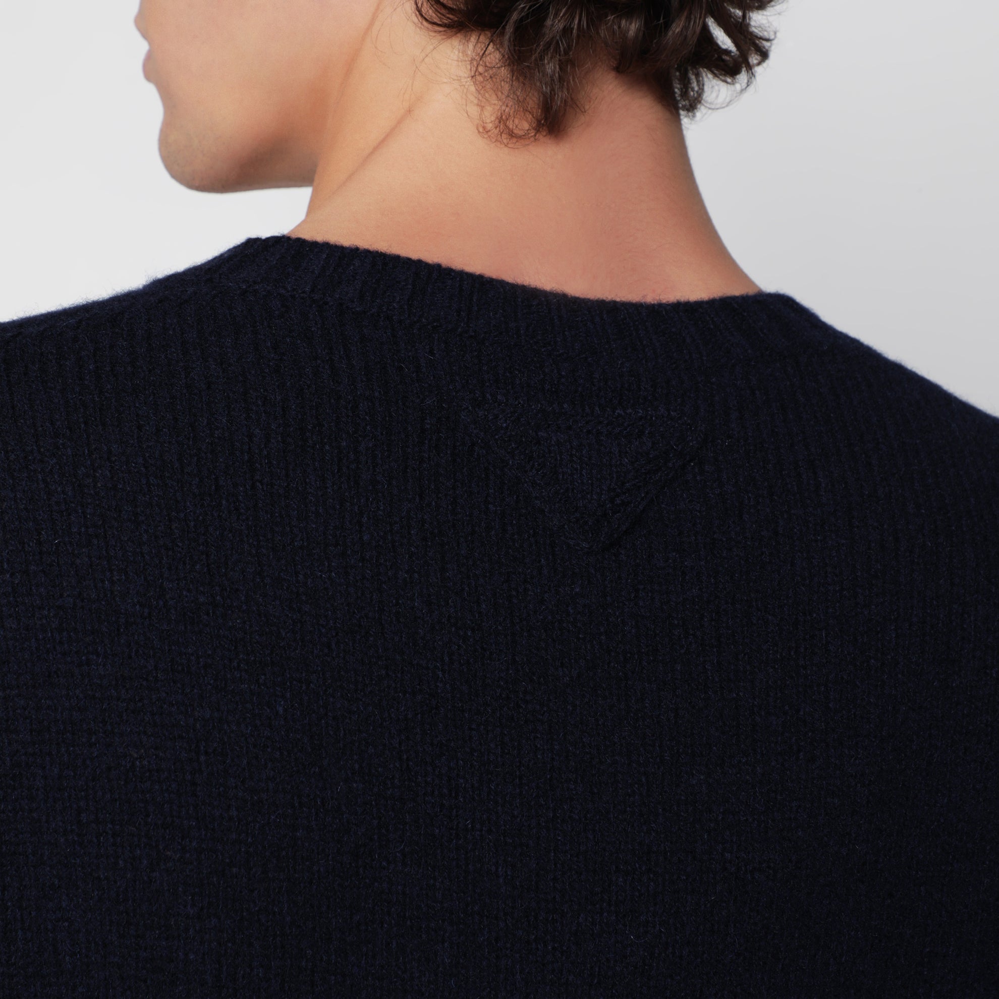 Pull ras-du-cou bleu en laine Shetland