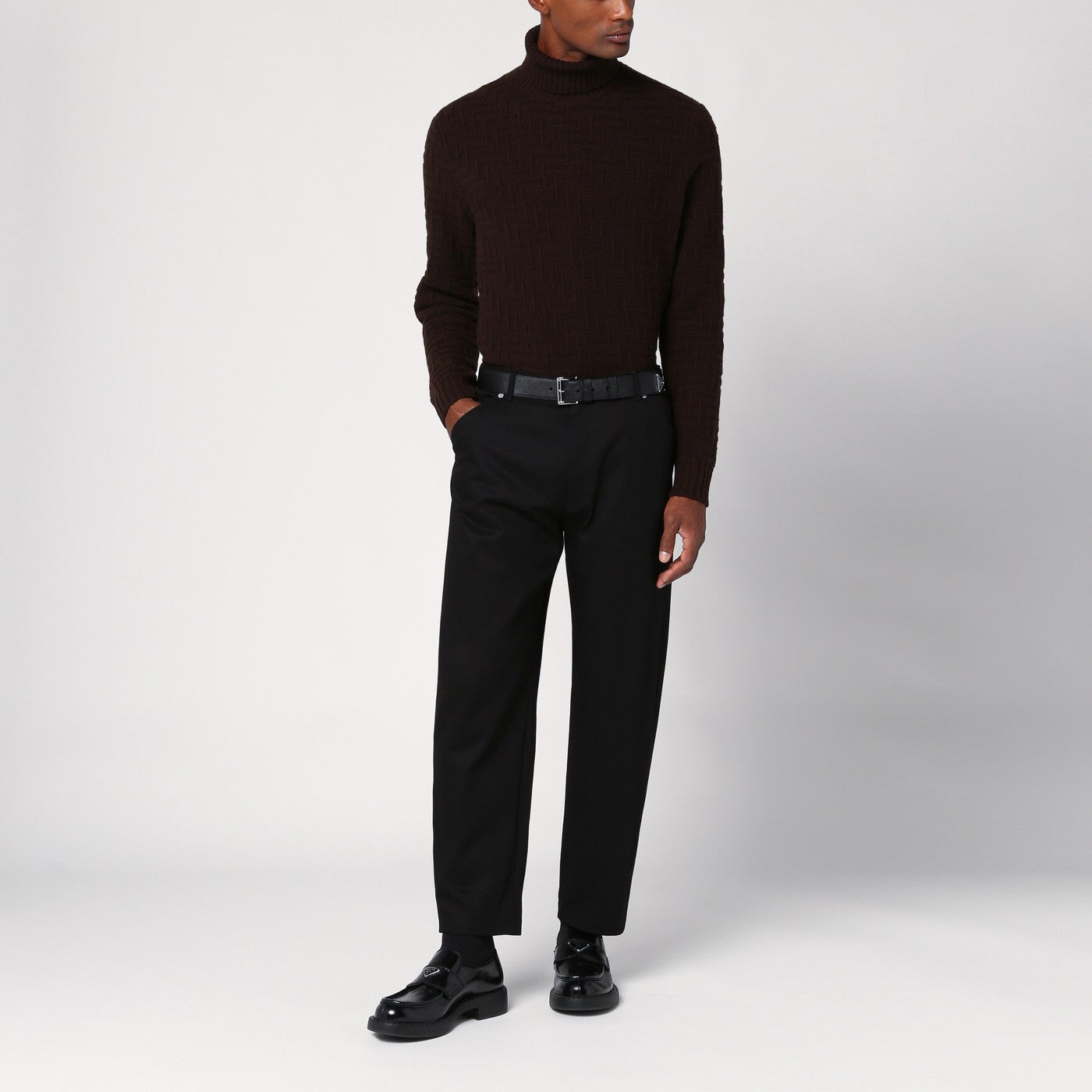 Brauner Rollkragenpullover aus Kaschmirgemisch