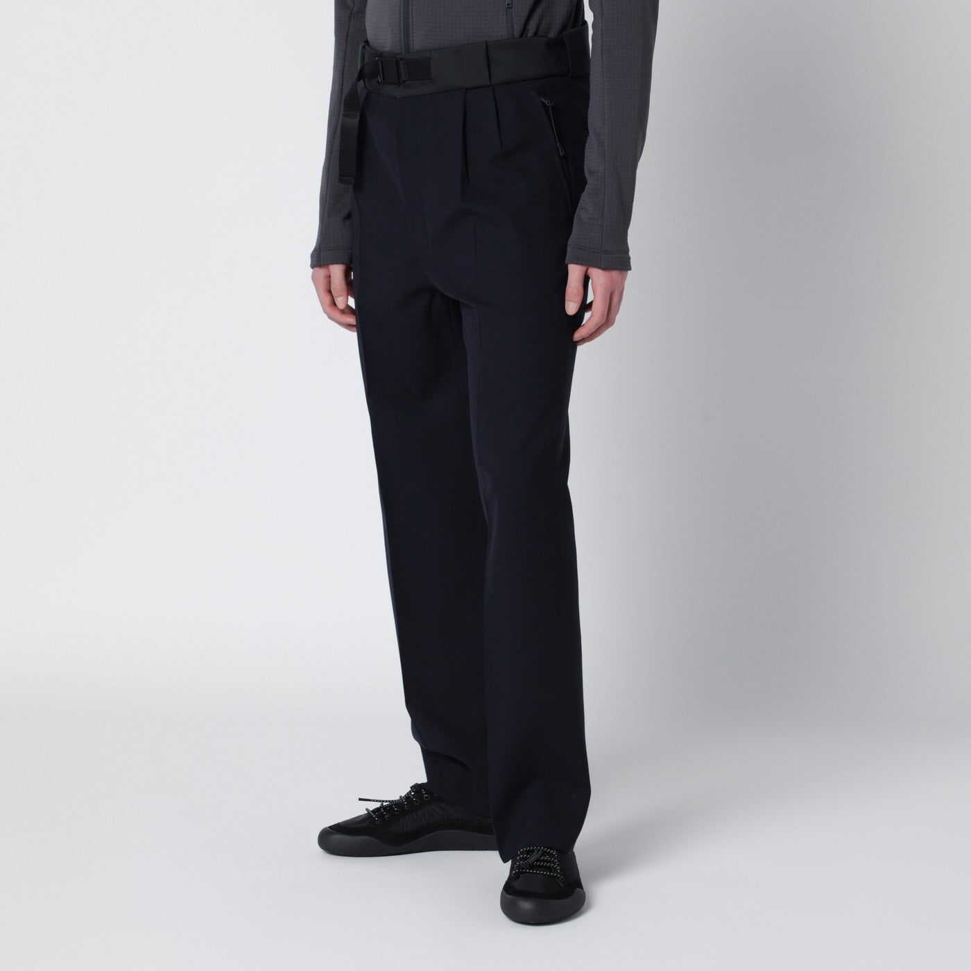 Wollhose mit technischen Details