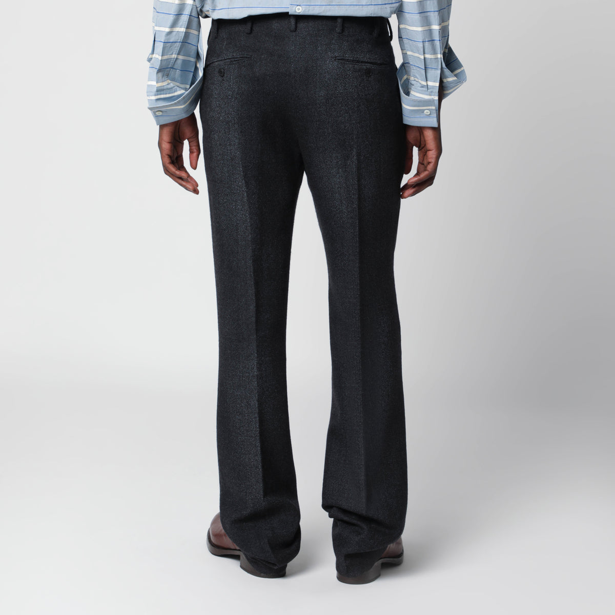 Schwarze Wollhose mit Chevron-Muster