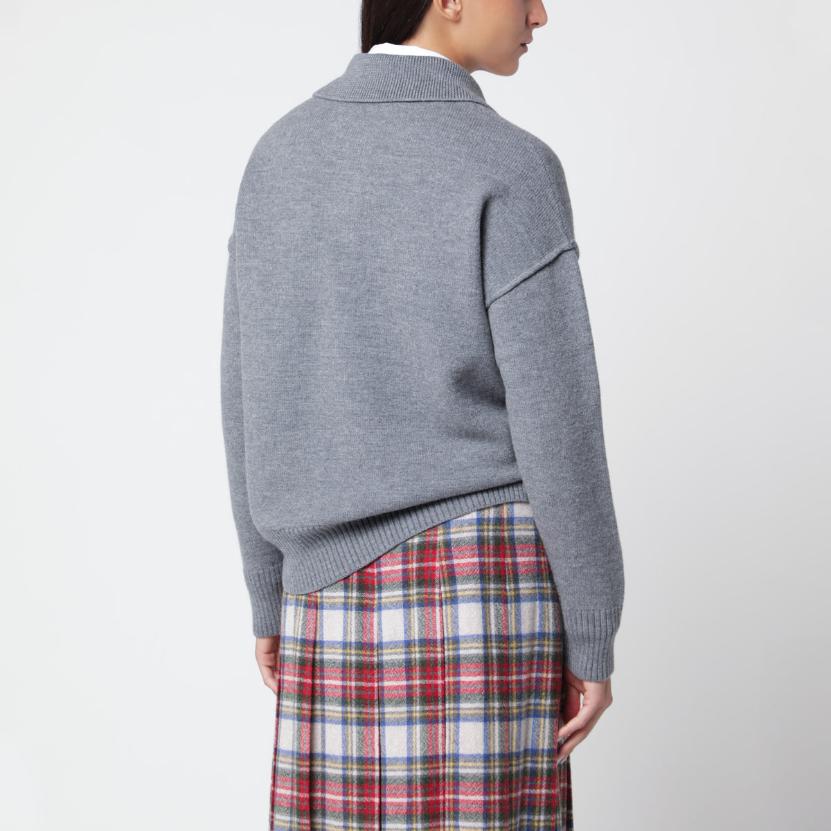 Grauer Ami de Coeur Polopullover aus Wolle