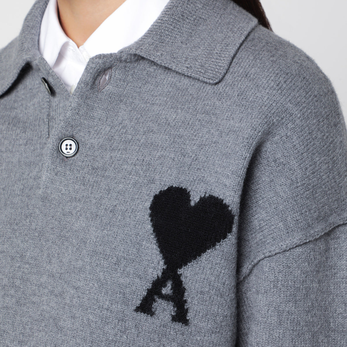 Grauer Ami de Coeur Polopullover aus Wolle
