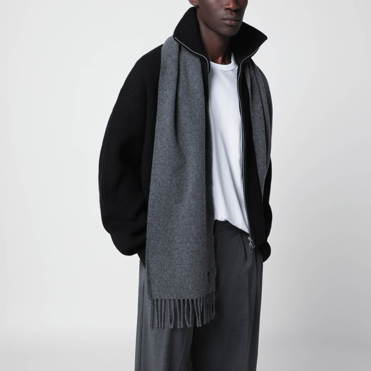 Grey Ami de Coeur wool scarf