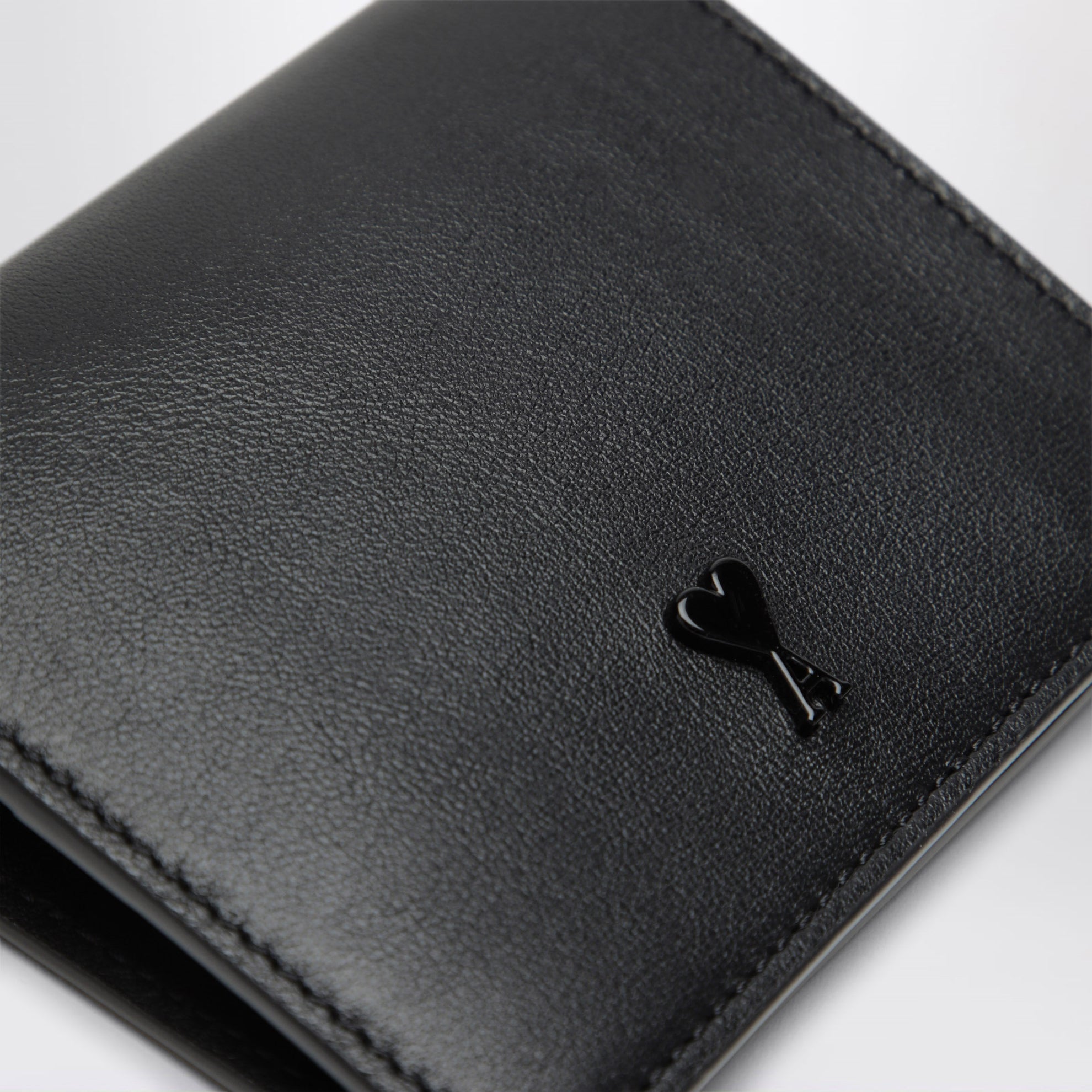 Portafoglio bifold Ami De Coeur in pelle bovina nera