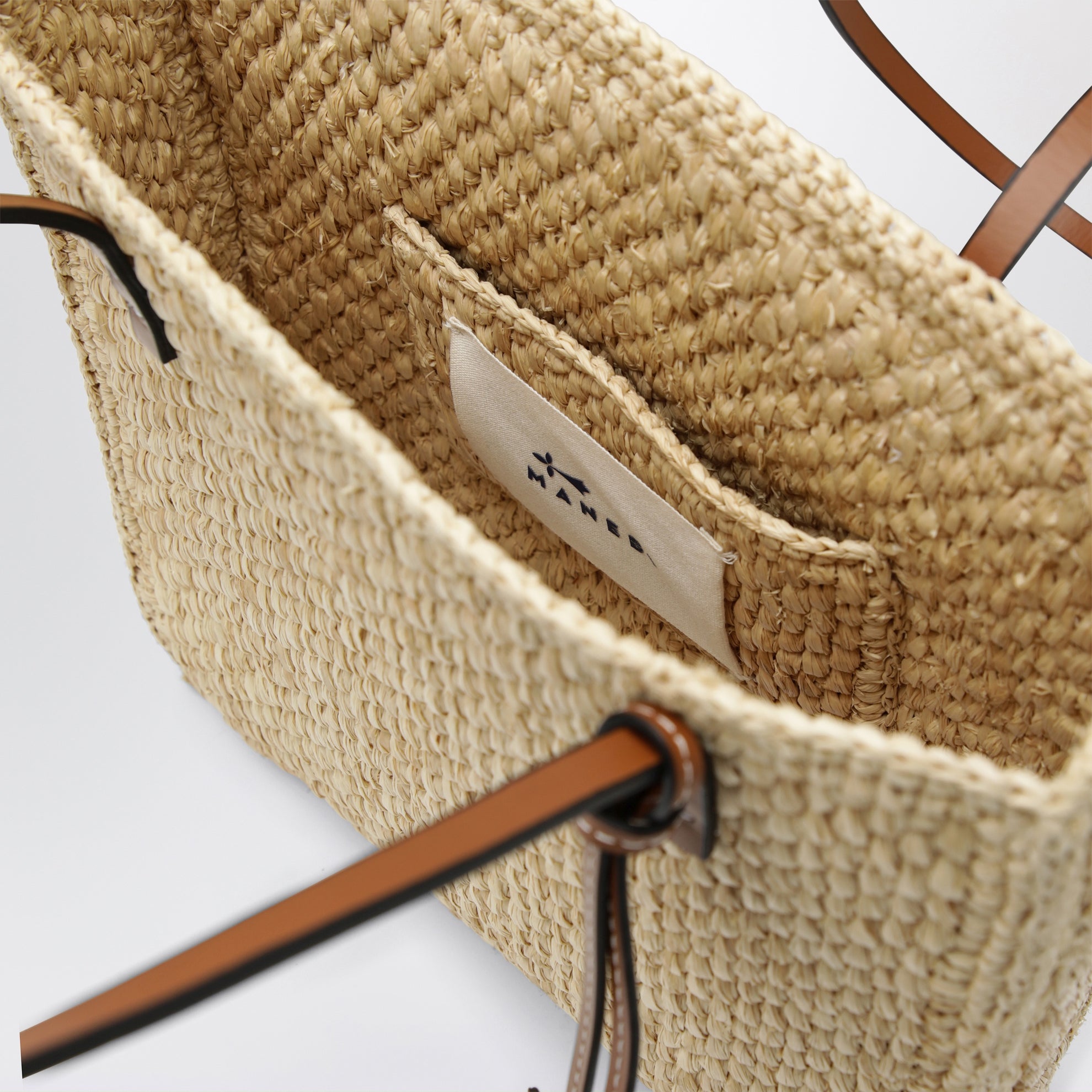 Beige raffia tote bag