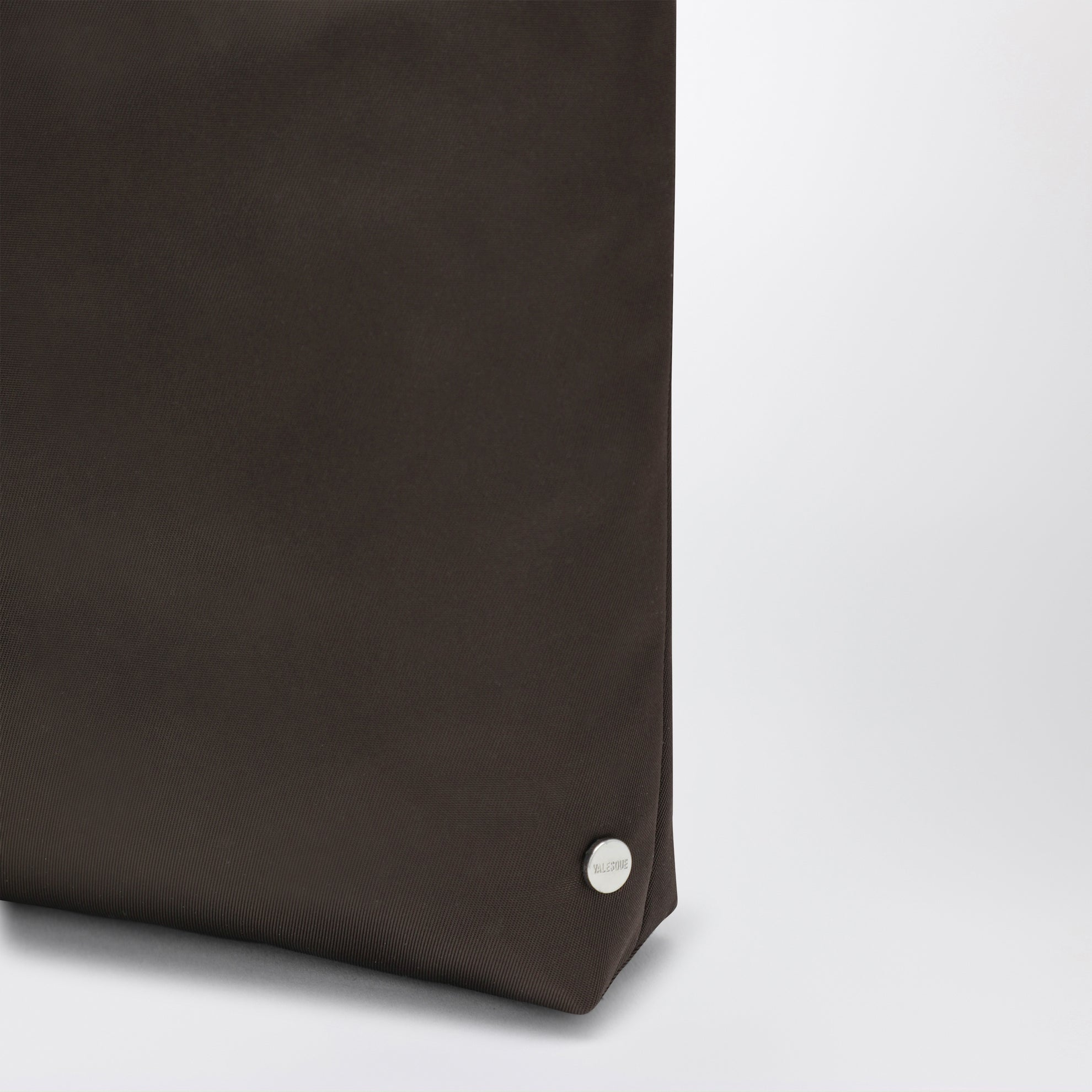 Borsa Thea marrone in nylon satinato