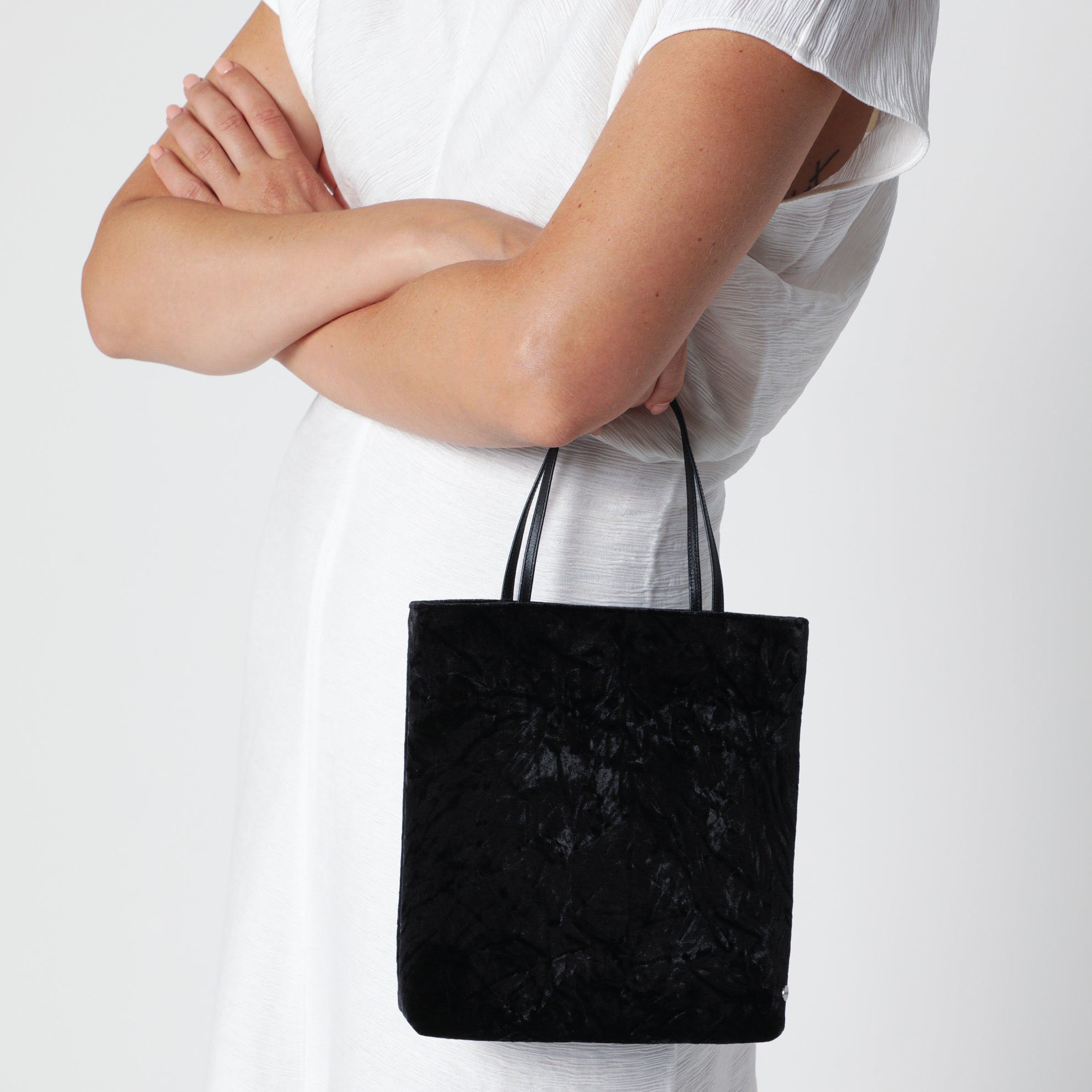 Borsa Thea nera in velluto